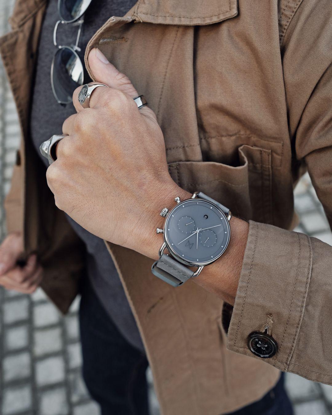 MVMT Chronograph Blacktop Silver Mist 
