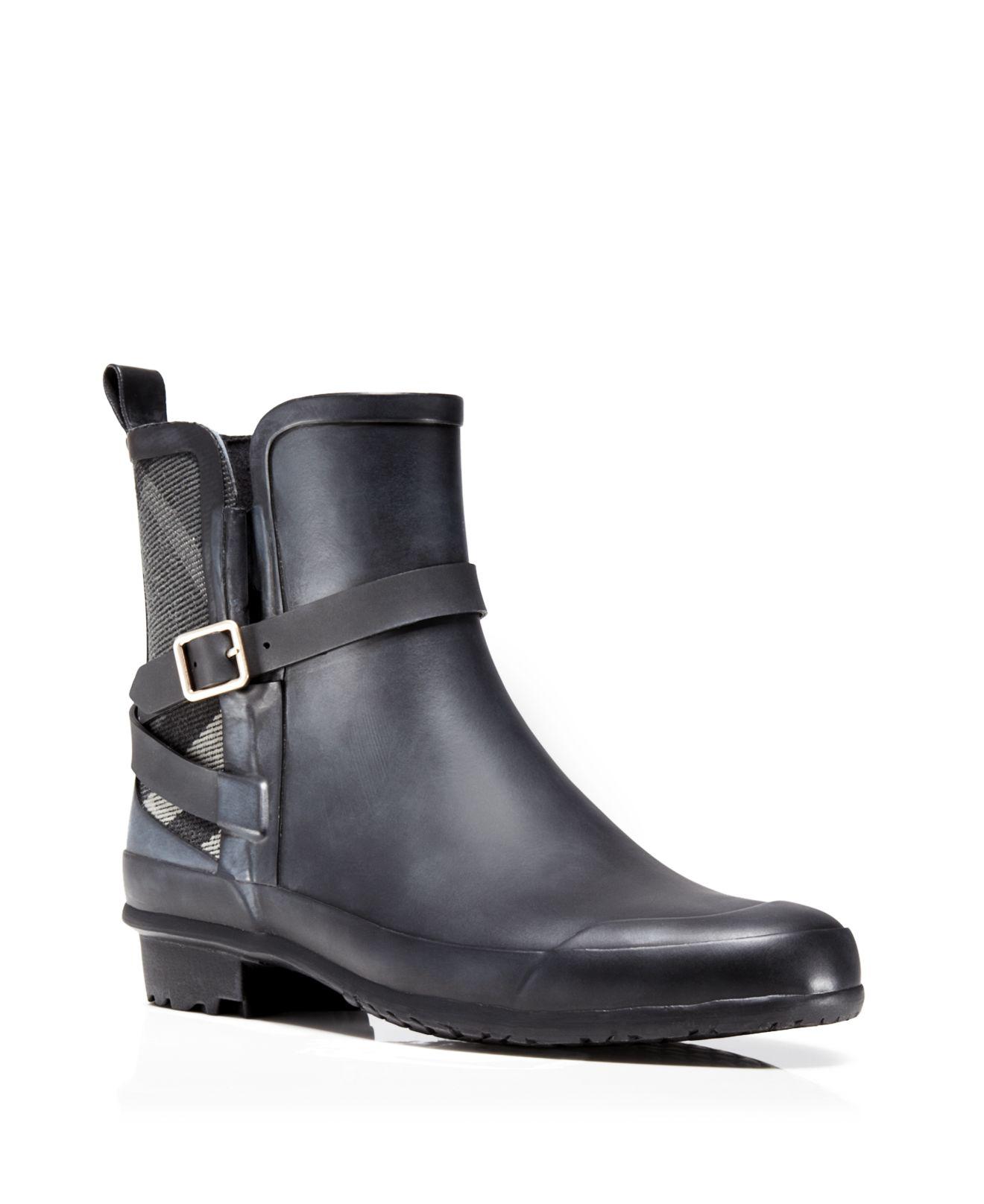 burberry women's riddlestone wrap rain booties