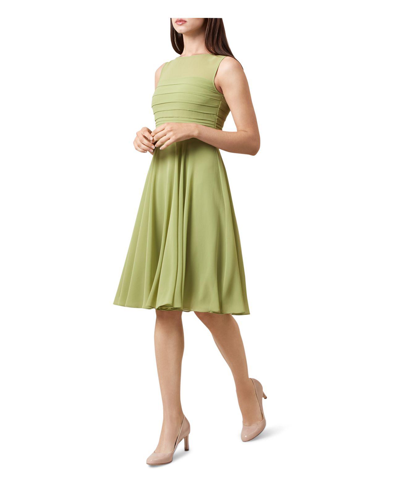 gala dinner dress code female