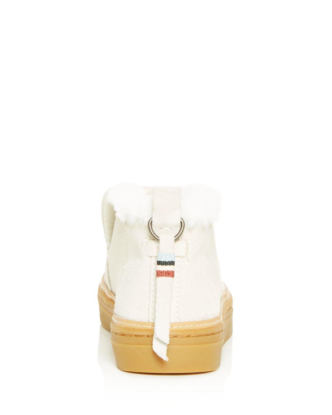 pisces court shoe by the people's movement