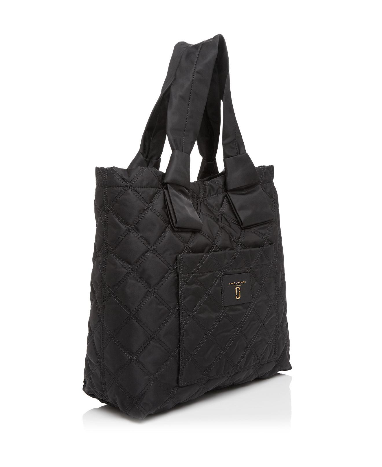 Marc Jacobs Synthetic Knot Quilted Nylon Tote in French Gray/Gold (Black) -  Lyst