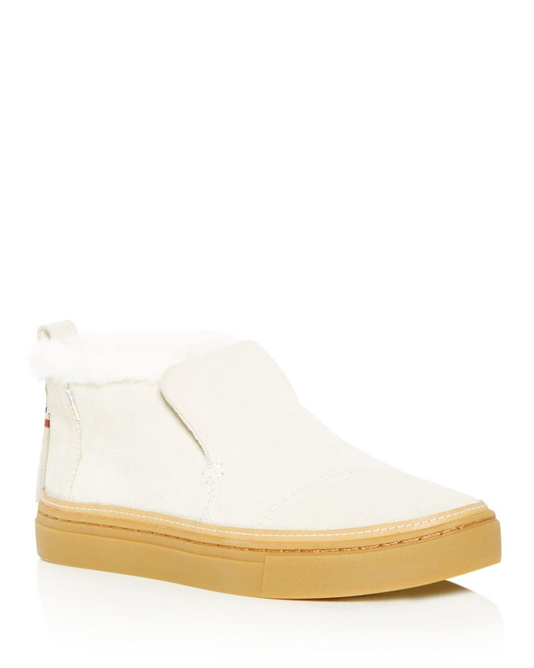 pisces court shoe by the people's movement