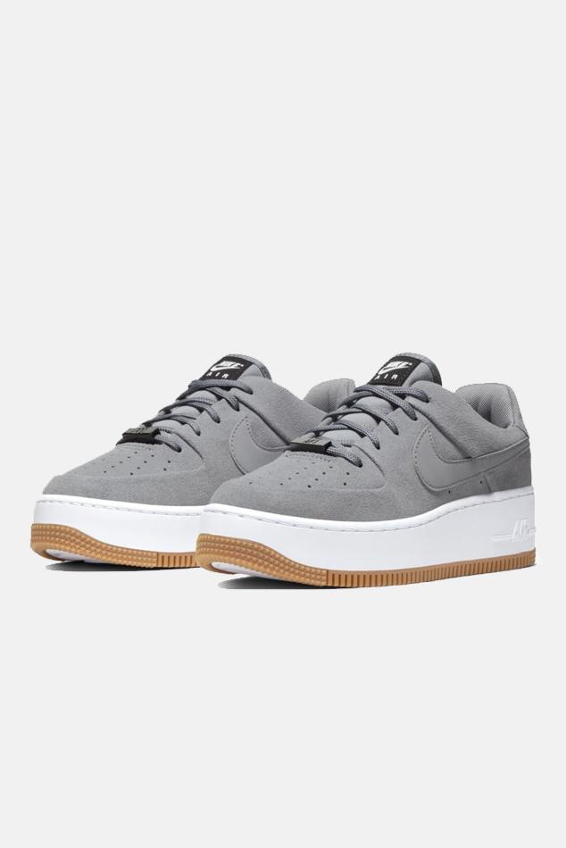 Blue & Cream Nike Air Force 1 Sage Low Grey Suede Shoes in Gray | Lyst