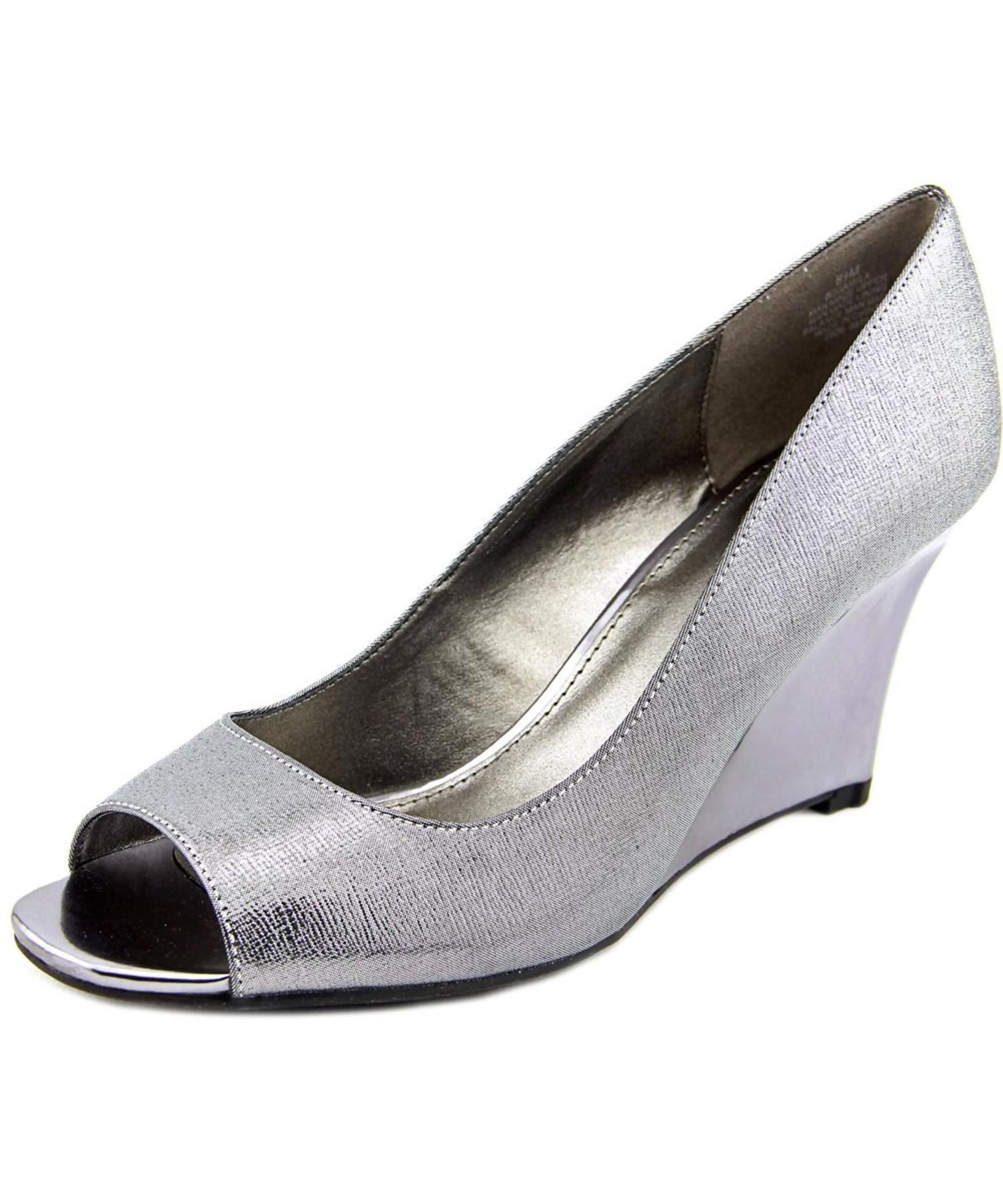 Bandolino Jamila Women Open Toe Canvas Silver Wedge Heel in Metallic | Lyst