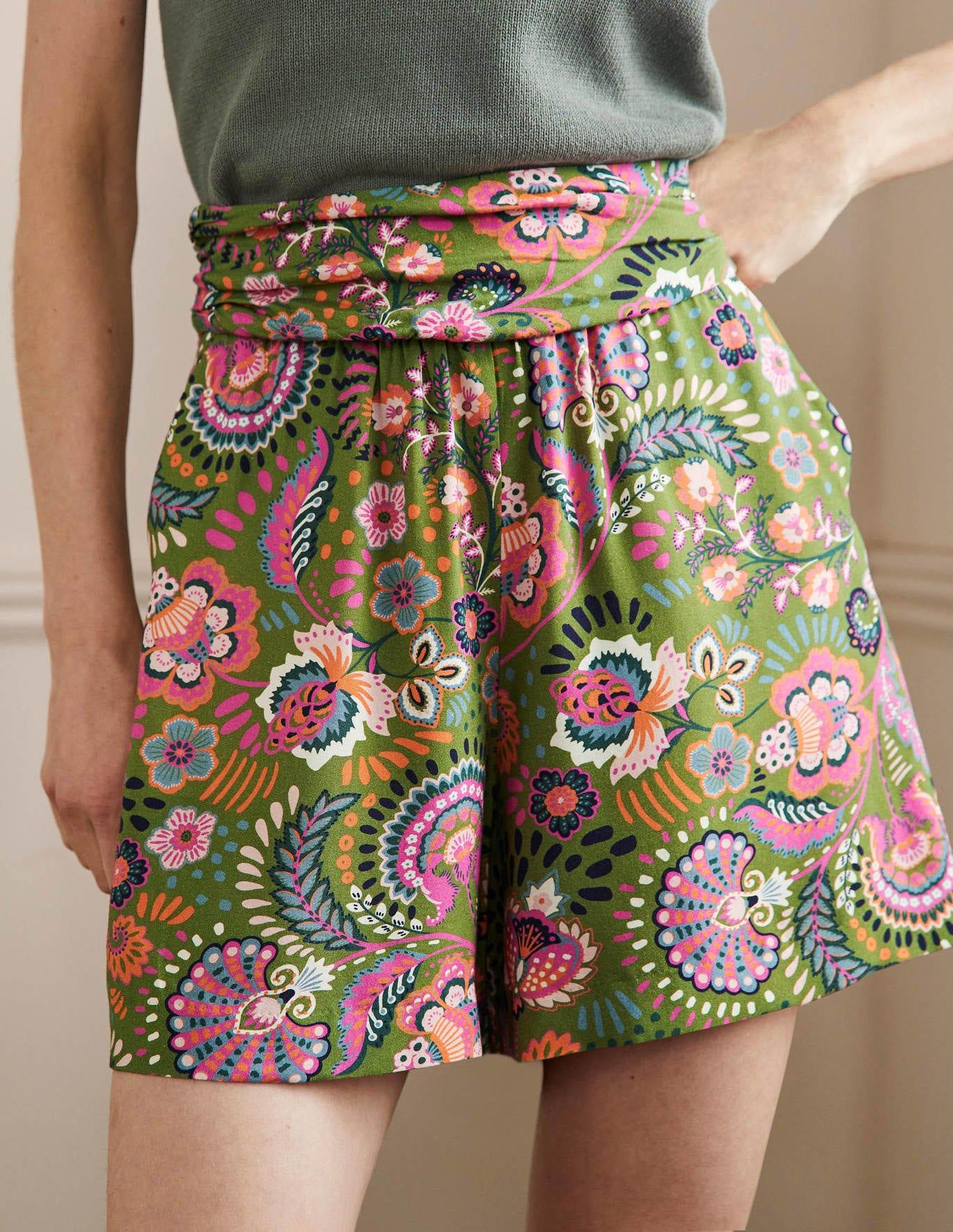Boden Ruched Waistband Shorts Pea 