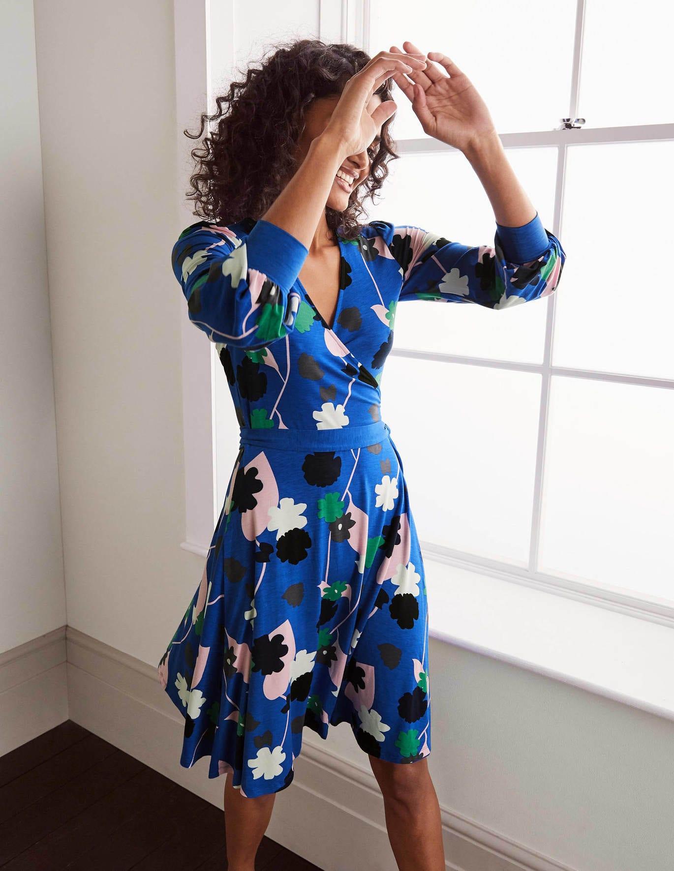 Boden Edie Jersey Wrap Dress Summit, Floral Press in Blue | Lyst