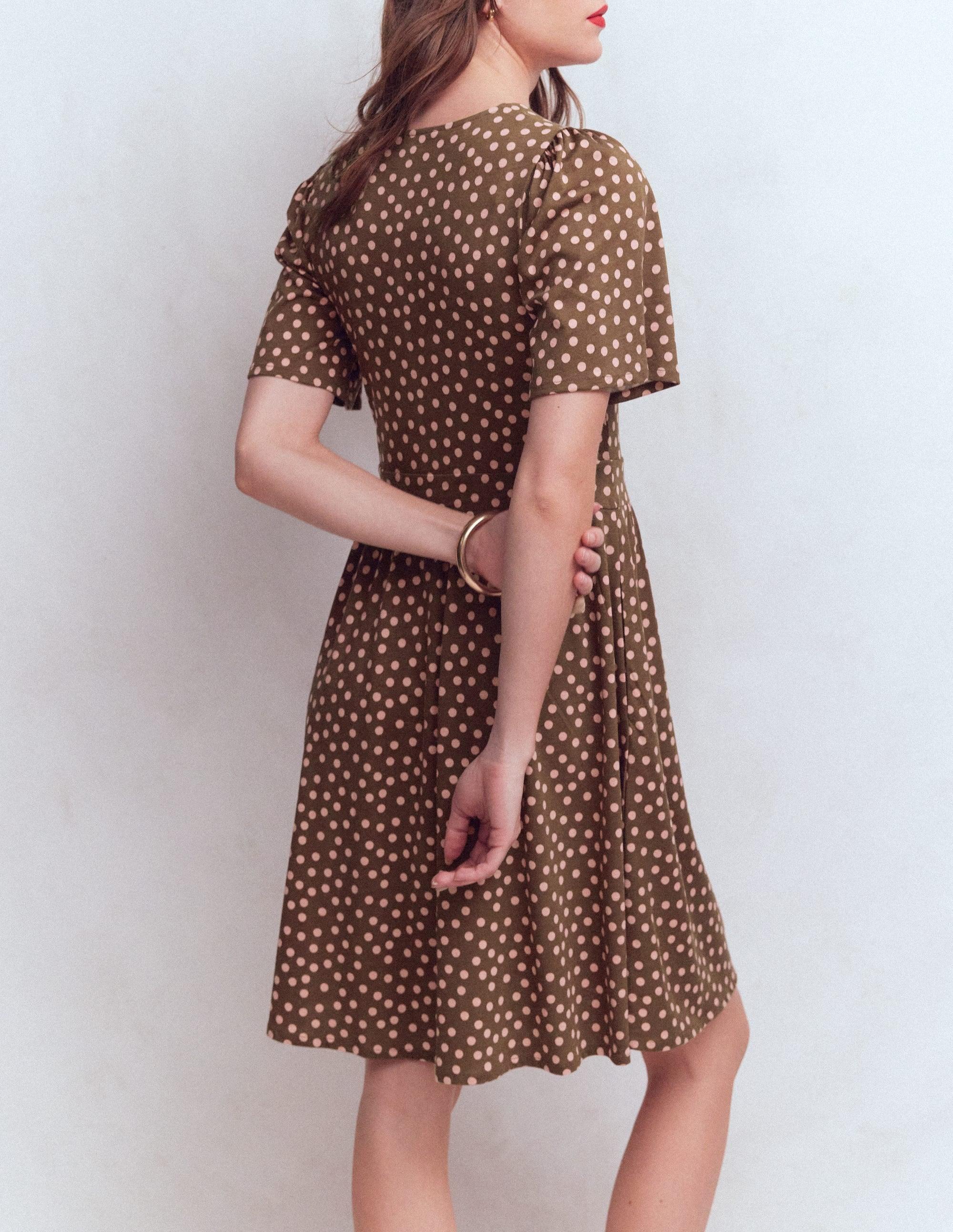 louisa short jersey dress Boden in Brown __badge_au: Pre-Order |FFFFFF/000000