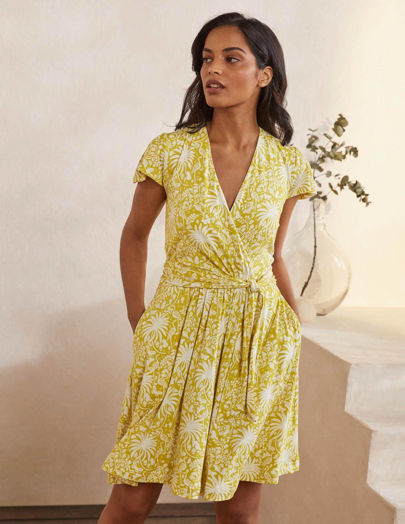 Boden Evangeline Jersey Wrap Dress Chartreuse, Tropical Charm in Yellow |  Lyst