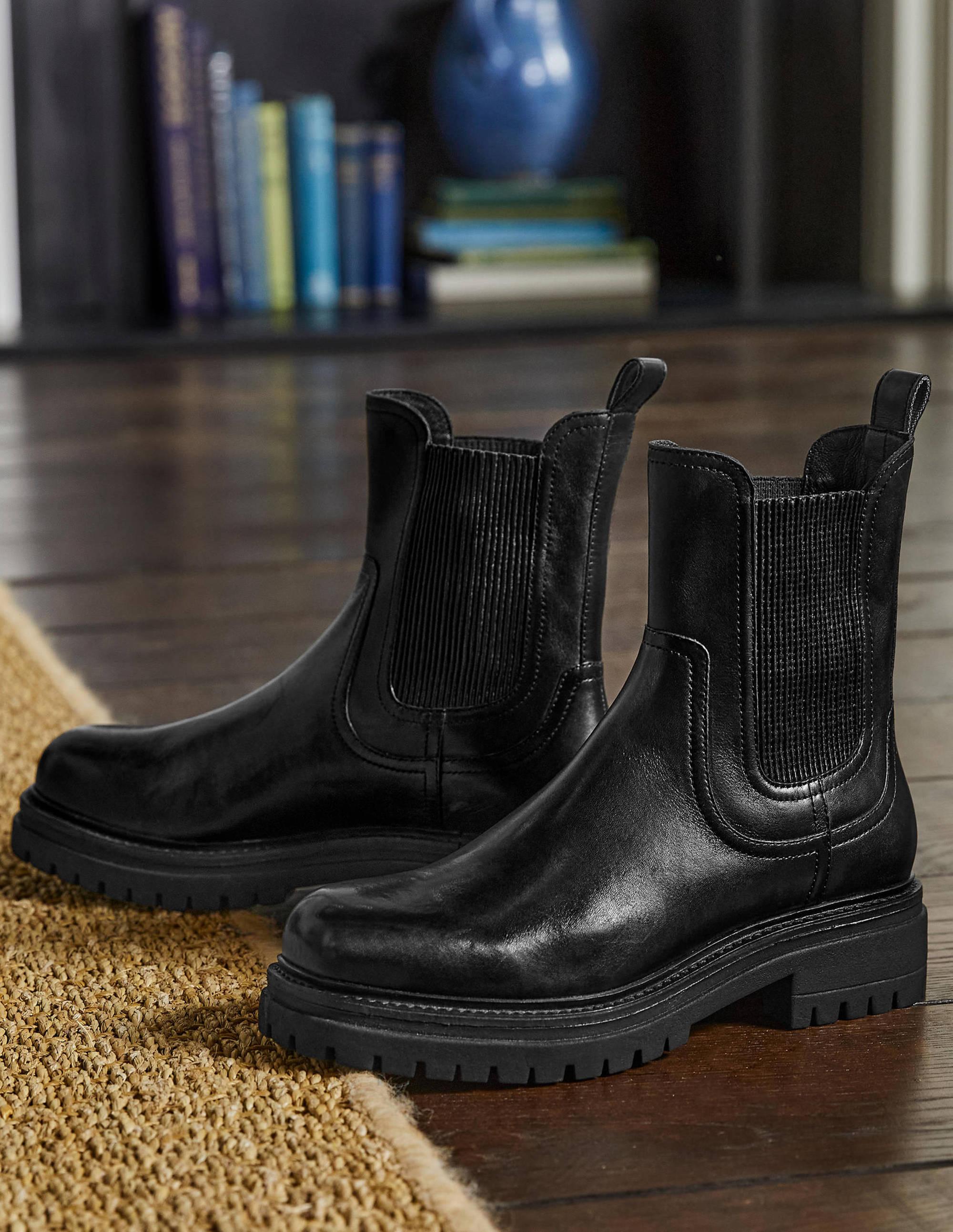 boden black boots