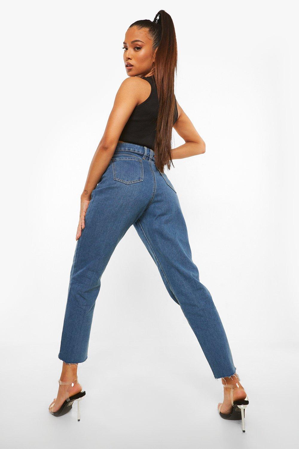 Boohoo Petite Mid Wash Mom Jeans in - Lyst