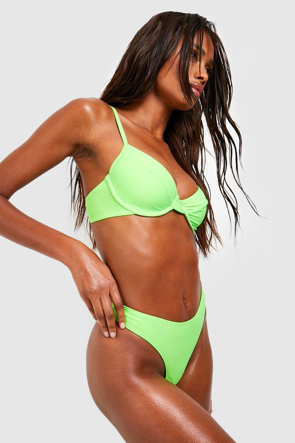 Essentials High Leg Thong Bikini Brief de Boohoo de color Verde | Lyst