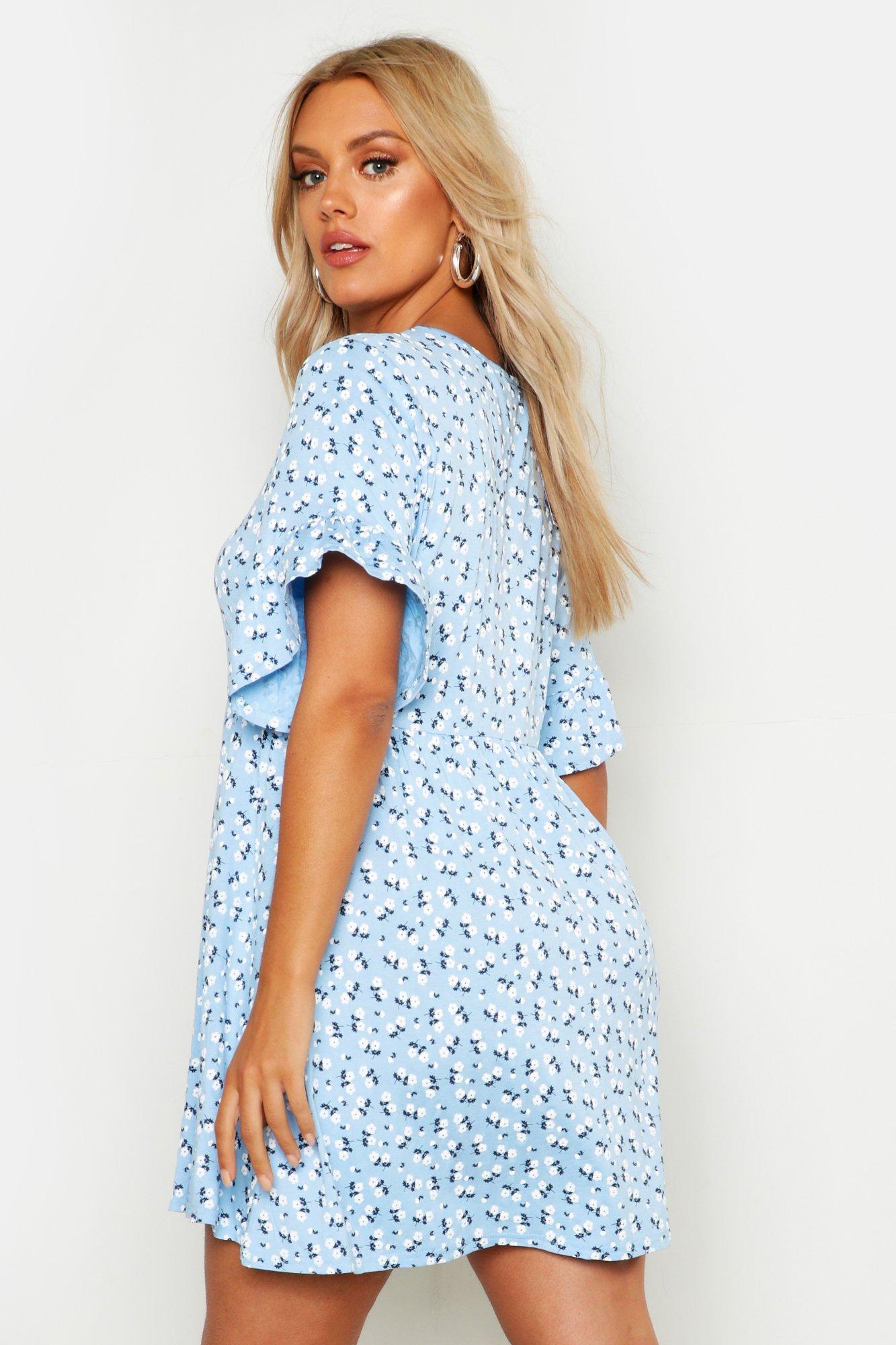 Boohoo Plus Ditsy Floral Smock Dress in Sky (Blue) - Lyst