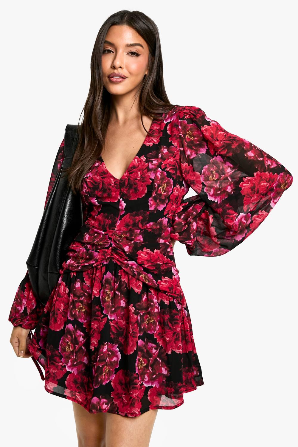 Boohoo Floral Chiffon Ruched Waist Skater Dress in Red | Lyst