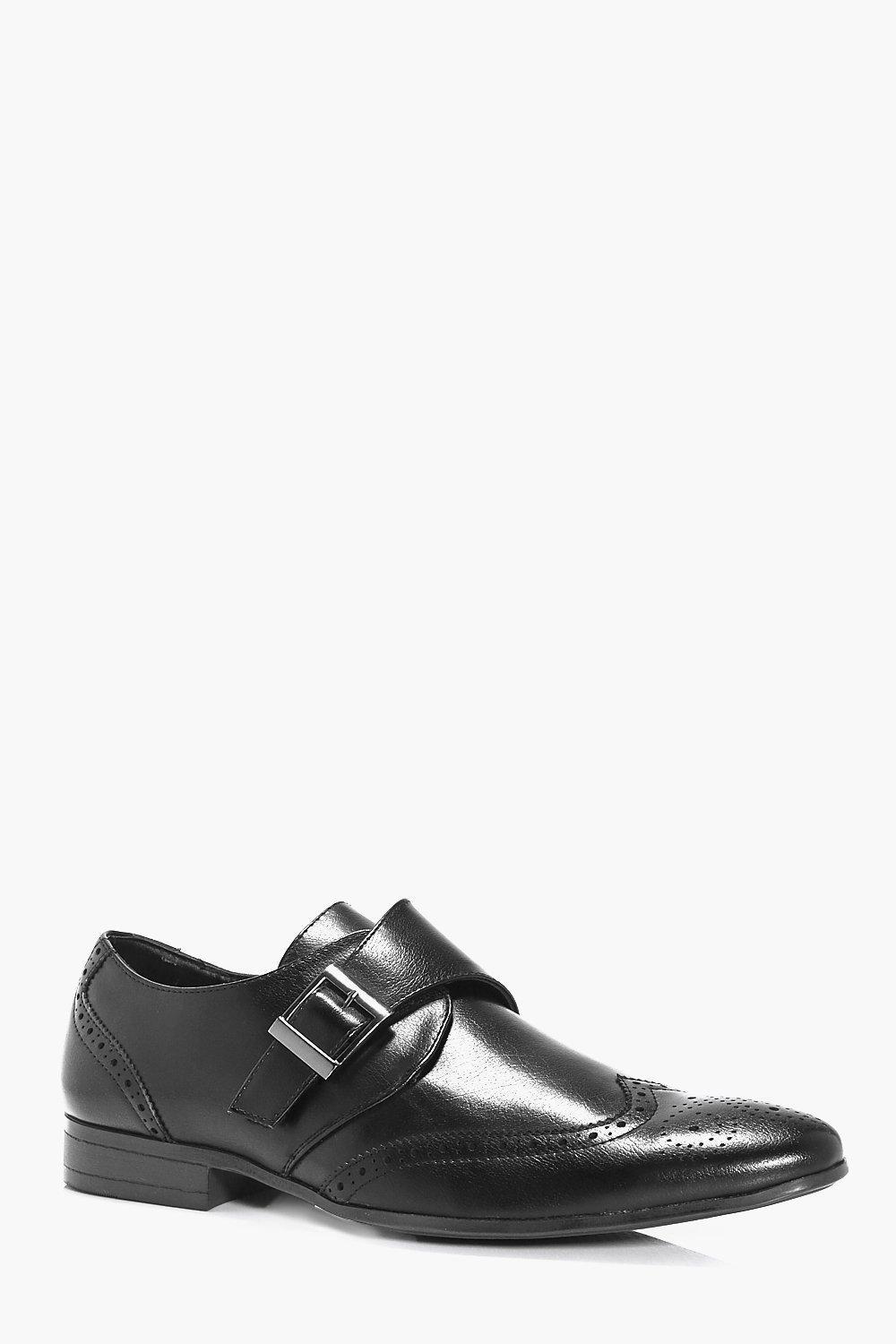 single men in brogue Learn all about oxford shoes, including the definition, in our brogues shoe guide for men, this type has an upper that is cut from one single piece of leather. single men in brogue Learn all about oxford shoes, including the definition, in our brogues shoe guide for men, this type has an upper that is cut from one single piece of leather.