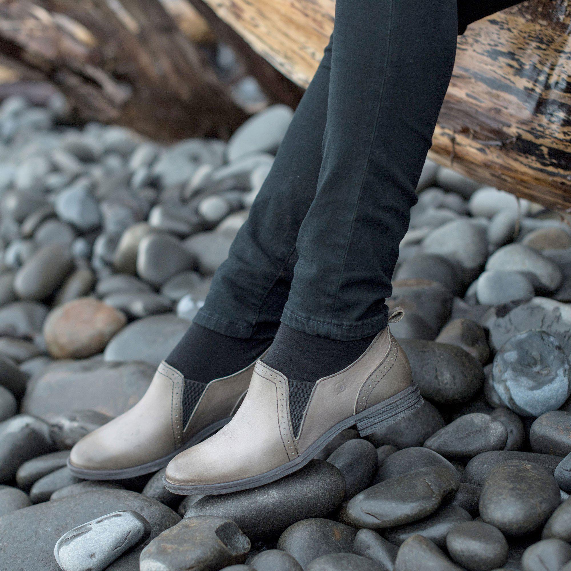 born fable shoes