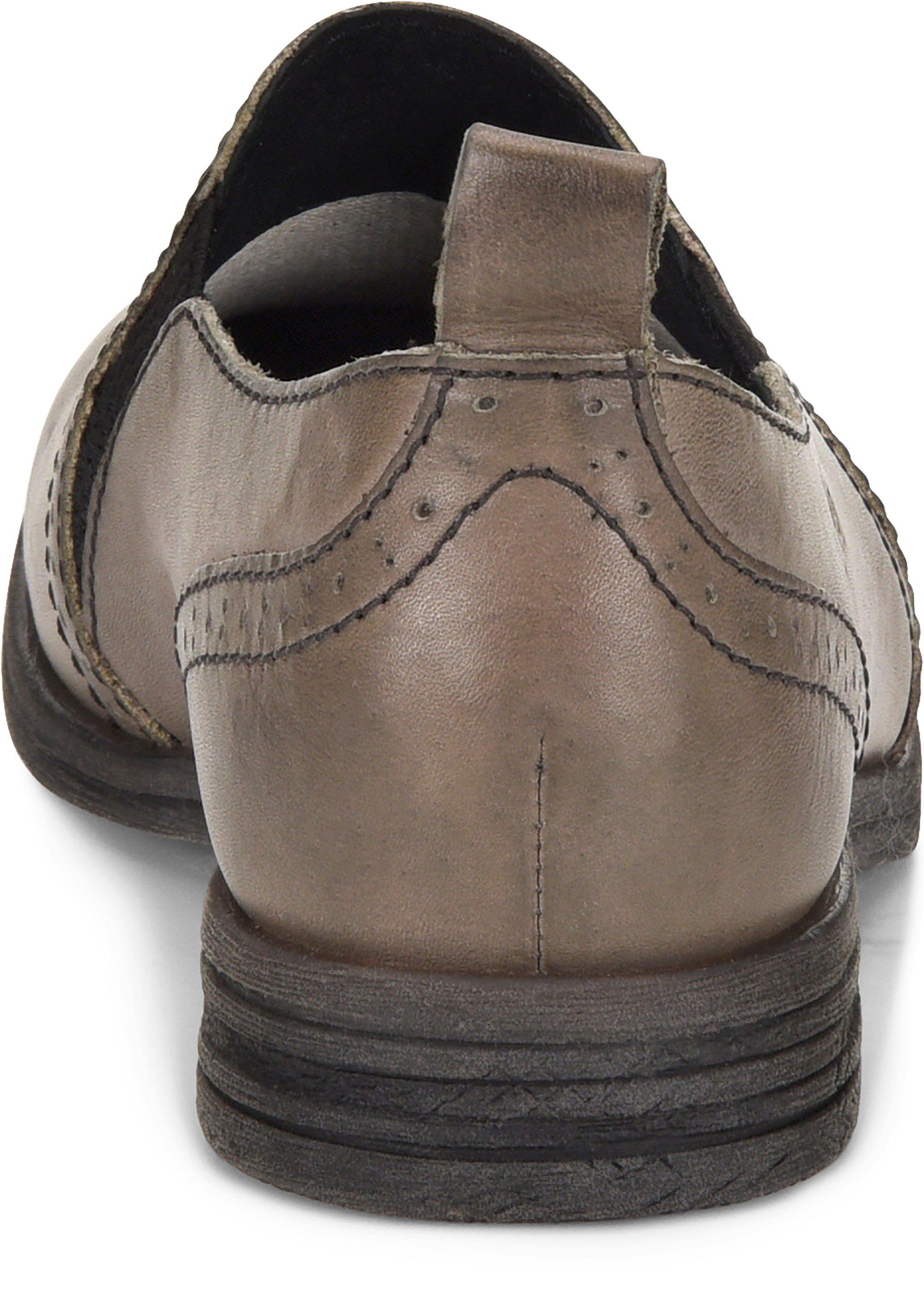 born fable shoes