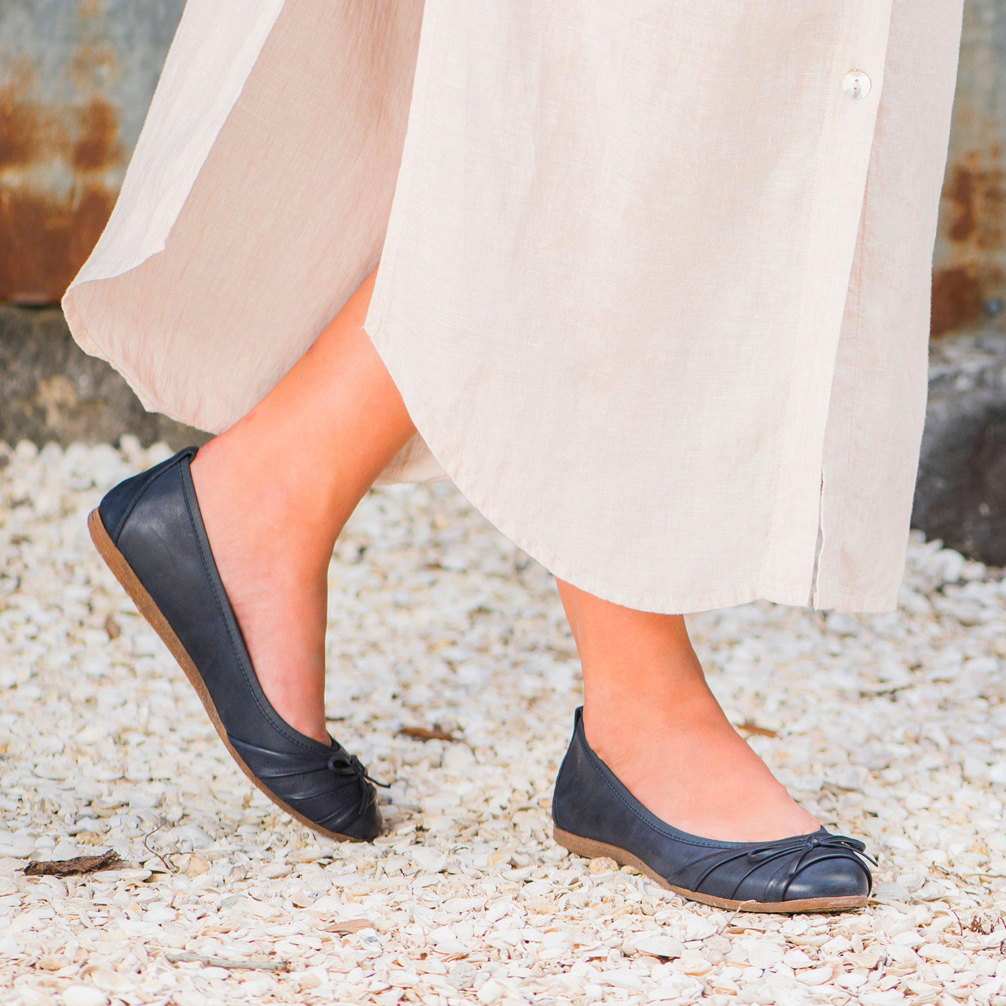 born chelan ballet flat