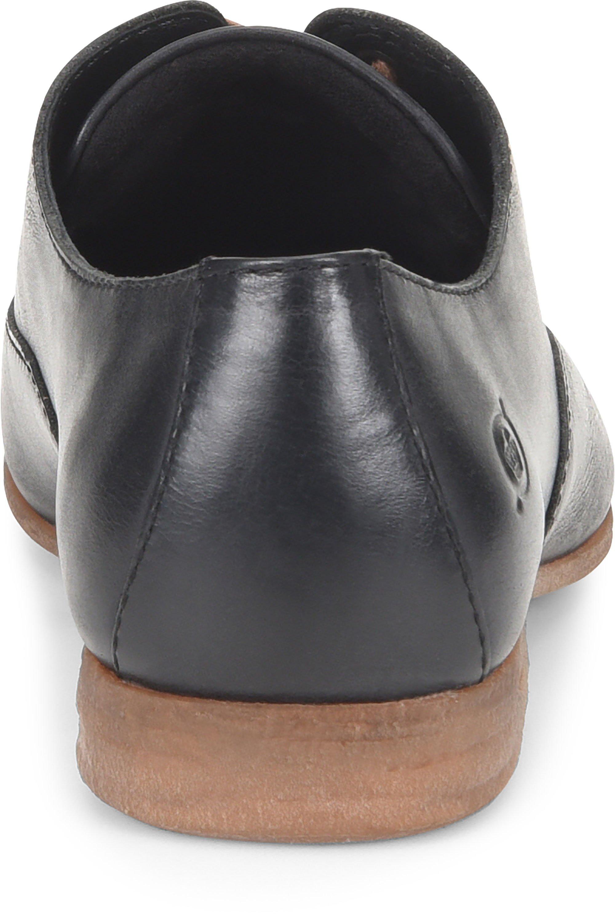 born gila shoes