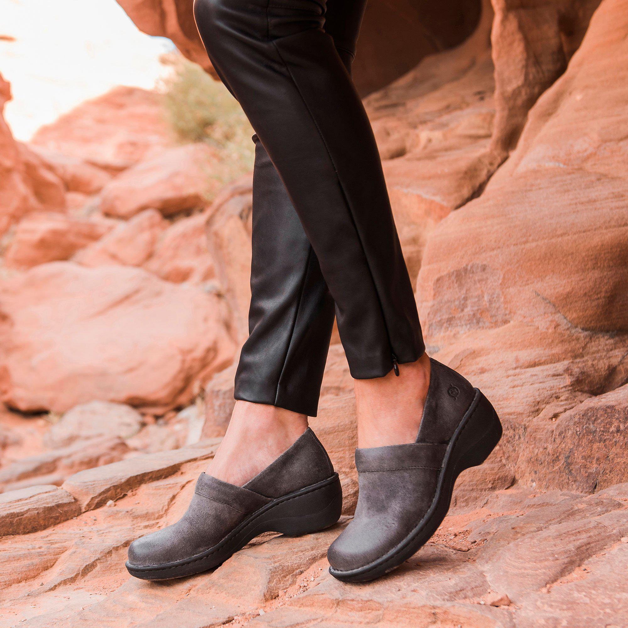 dansko 39 clogs
