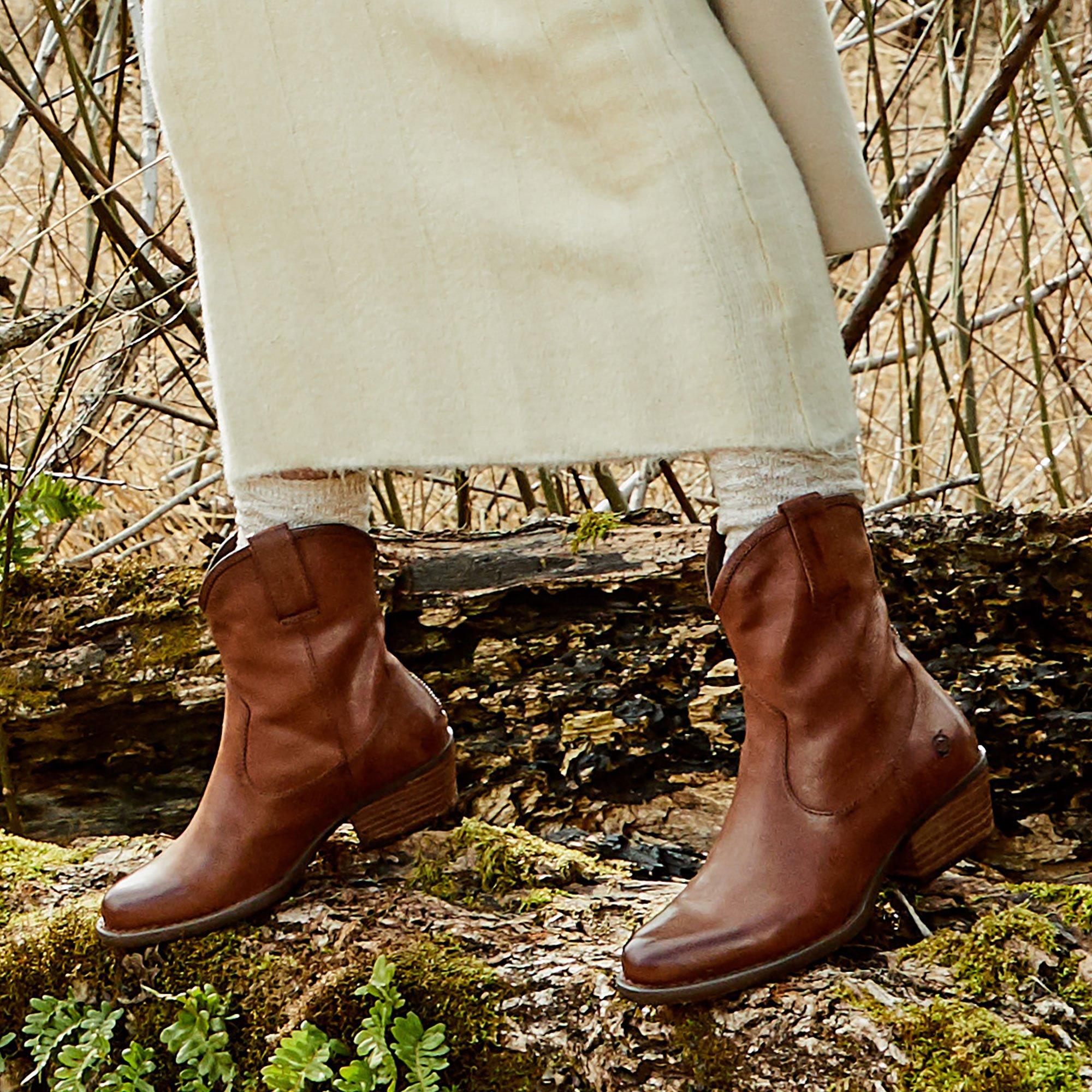 born wynd boots