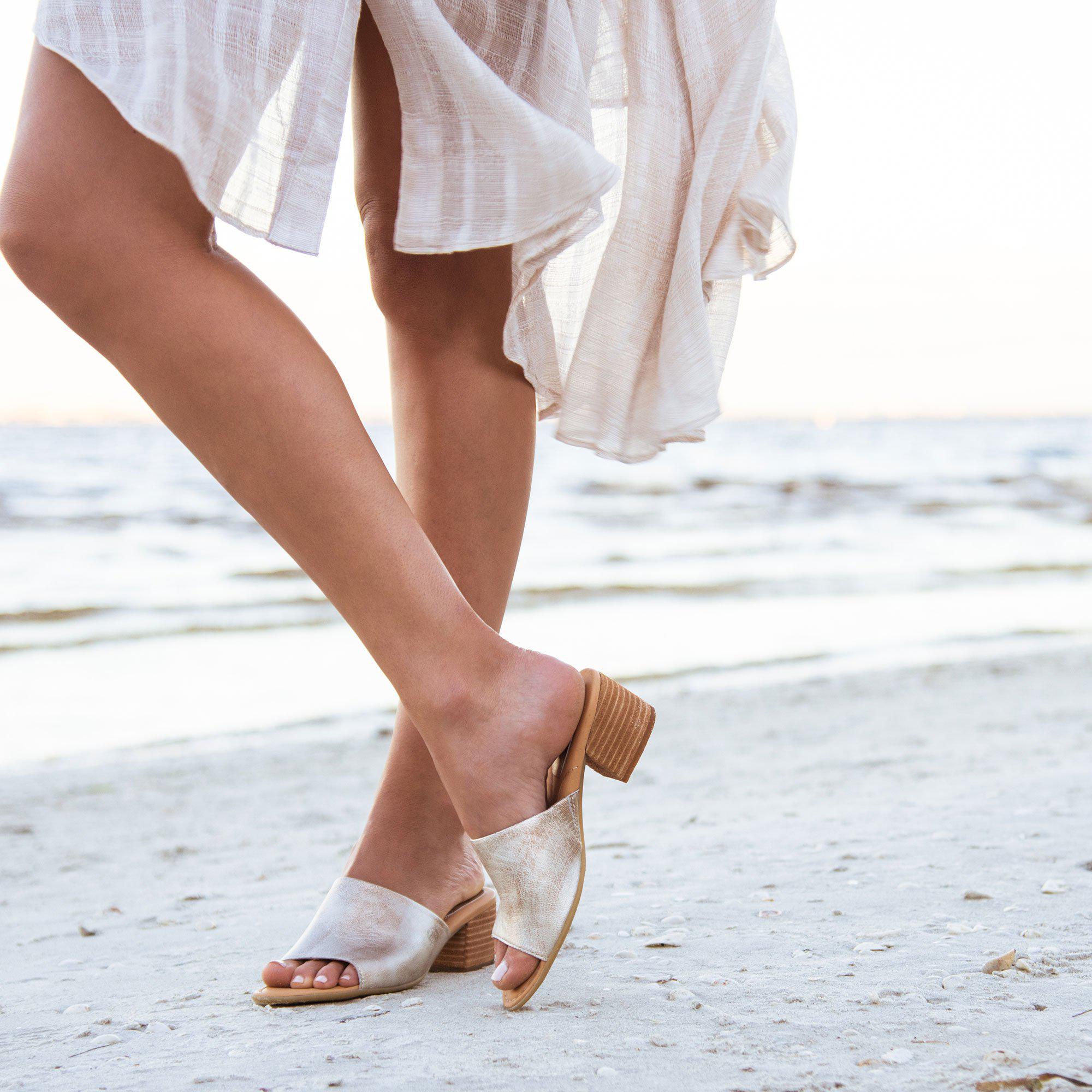 born opal sandal