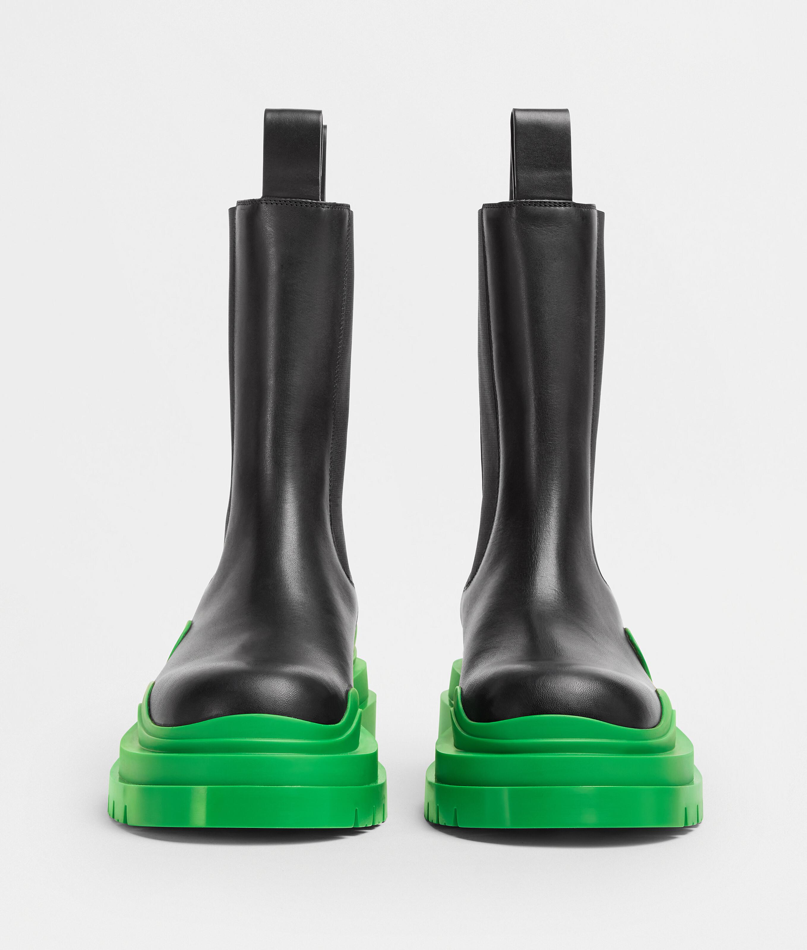 Tordenvejr væv Merchandiser Bottega Veneta Tire Chelsea Boot in Green for Men | Lyst