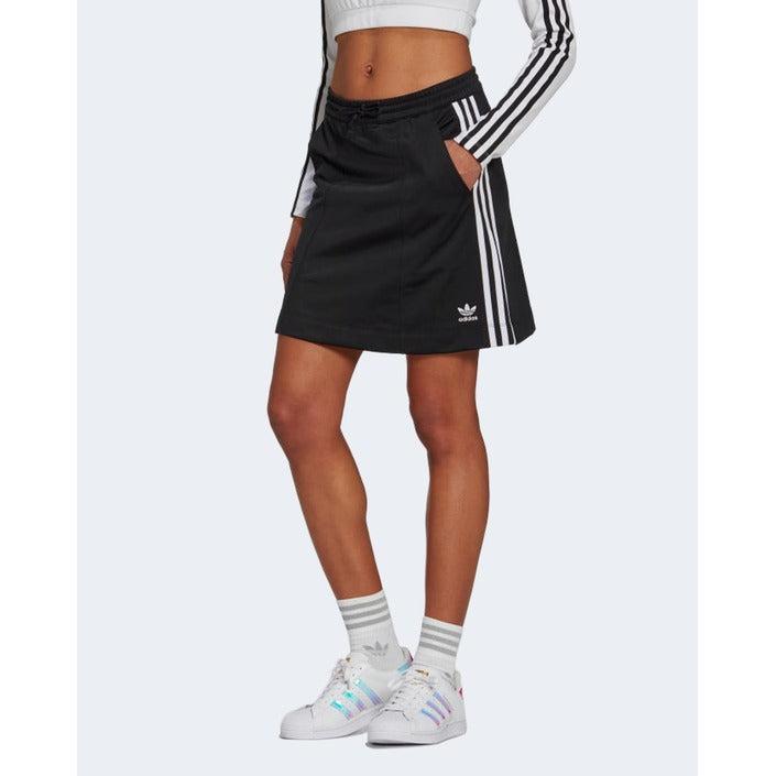 Nysgerrighed Afhængig erklære adidas Adicolor Classics Tricot Skirt in Black | Lyst