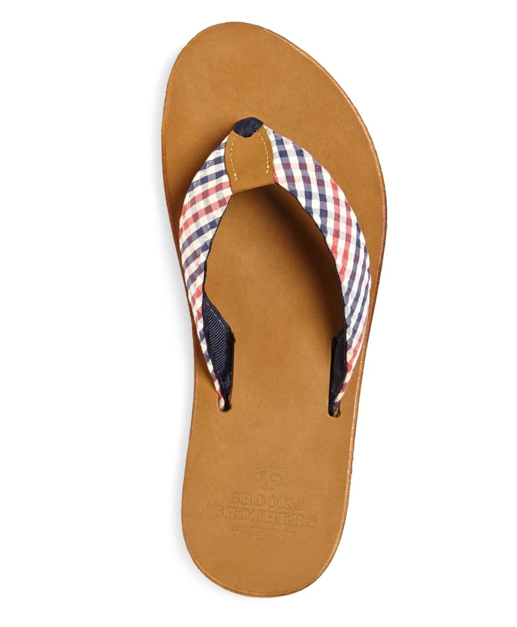 brooks flip flops