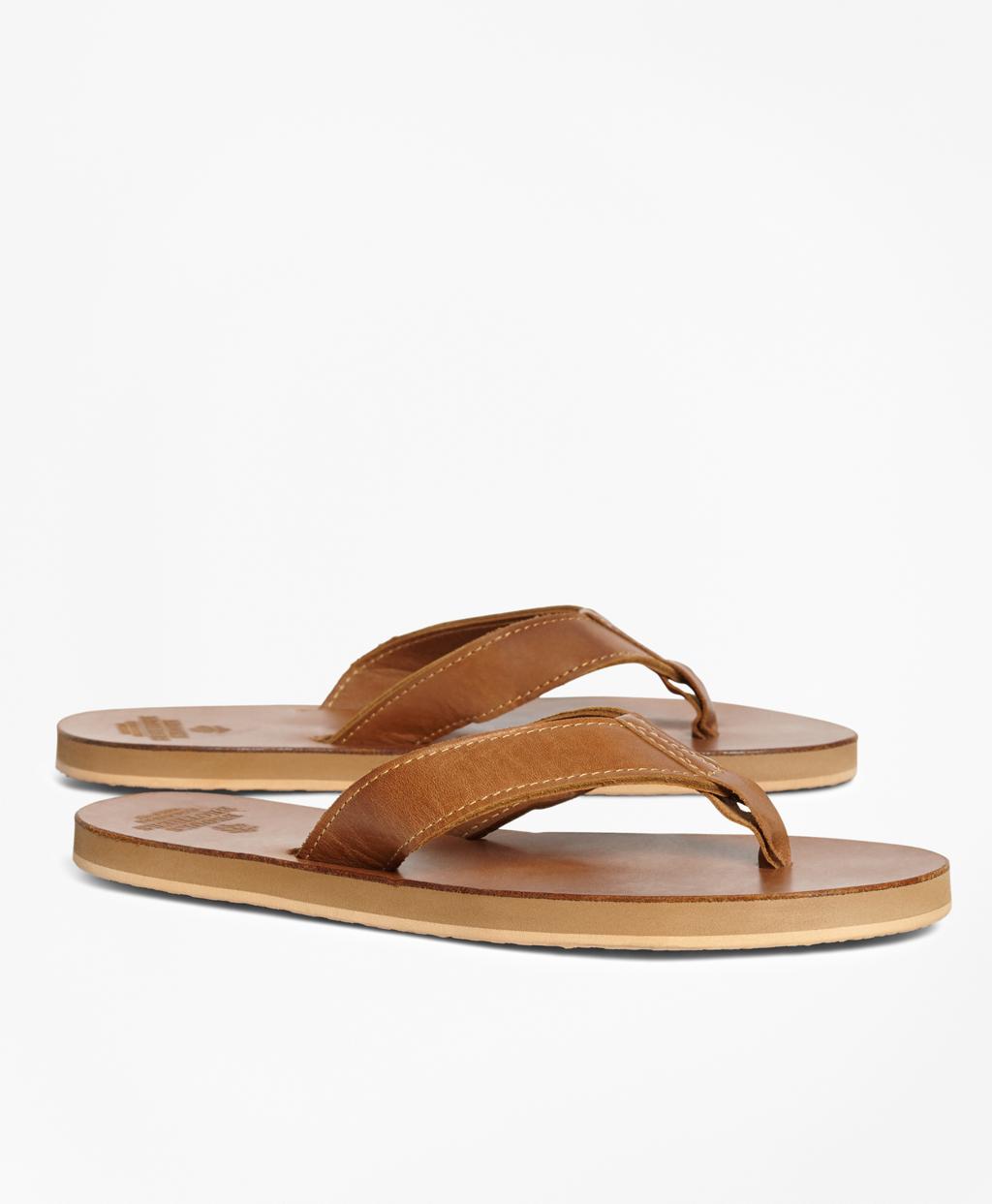 brooks flip flops