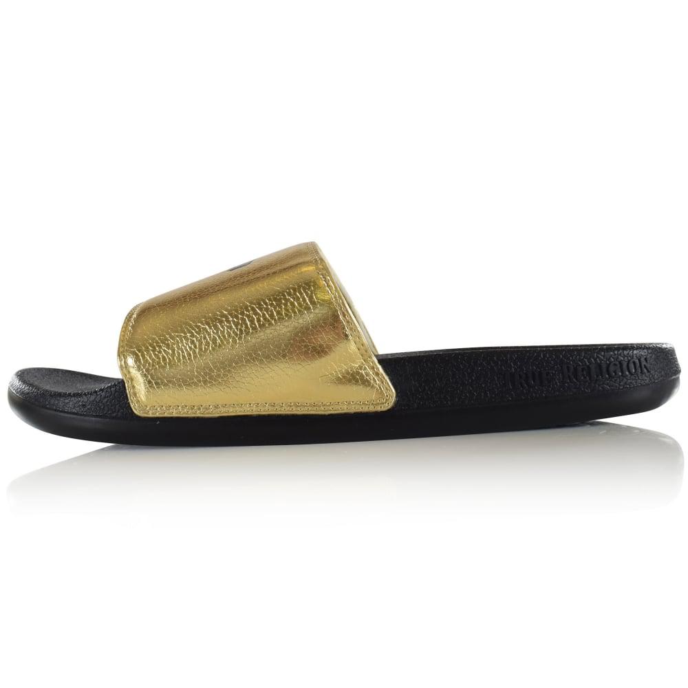 outfits with red toms