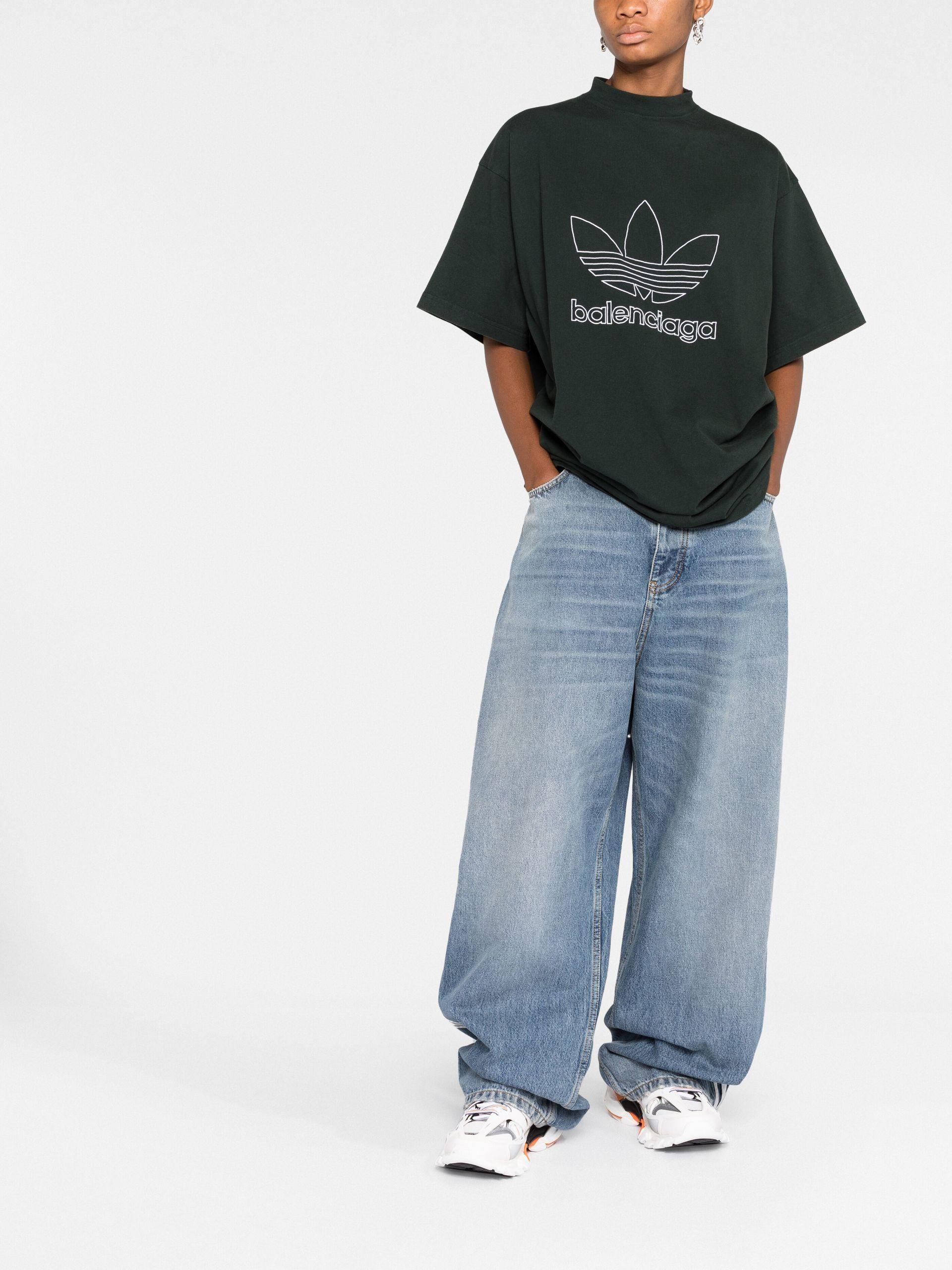 Adidas and jeans outfit 2025