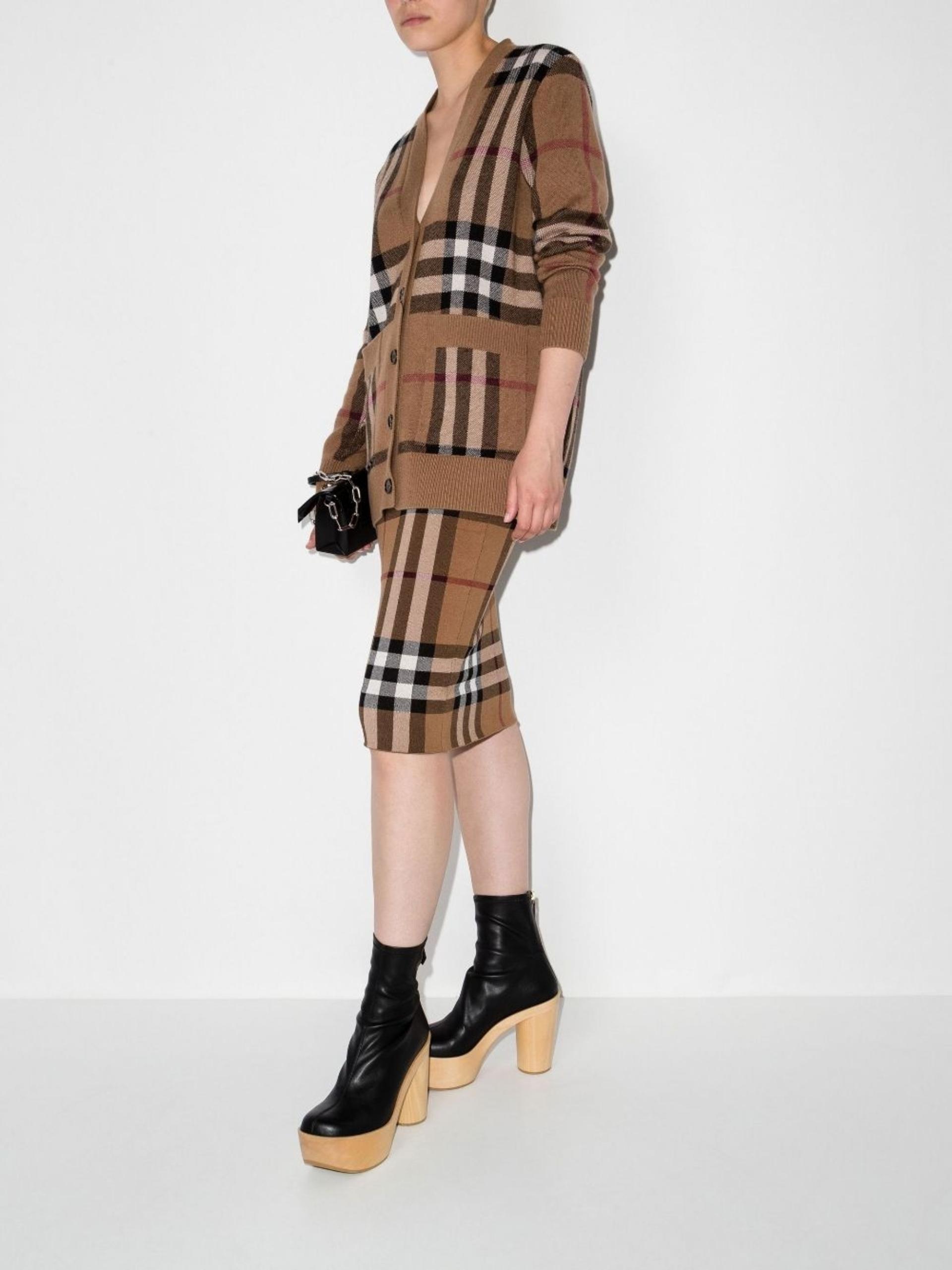 Burberry pencil skirt top