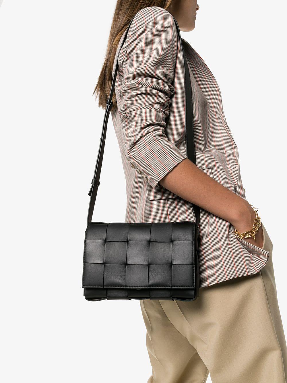 Bottega Veneta Black Maxi Intreccio Shoulder Bag in Black - Lyst