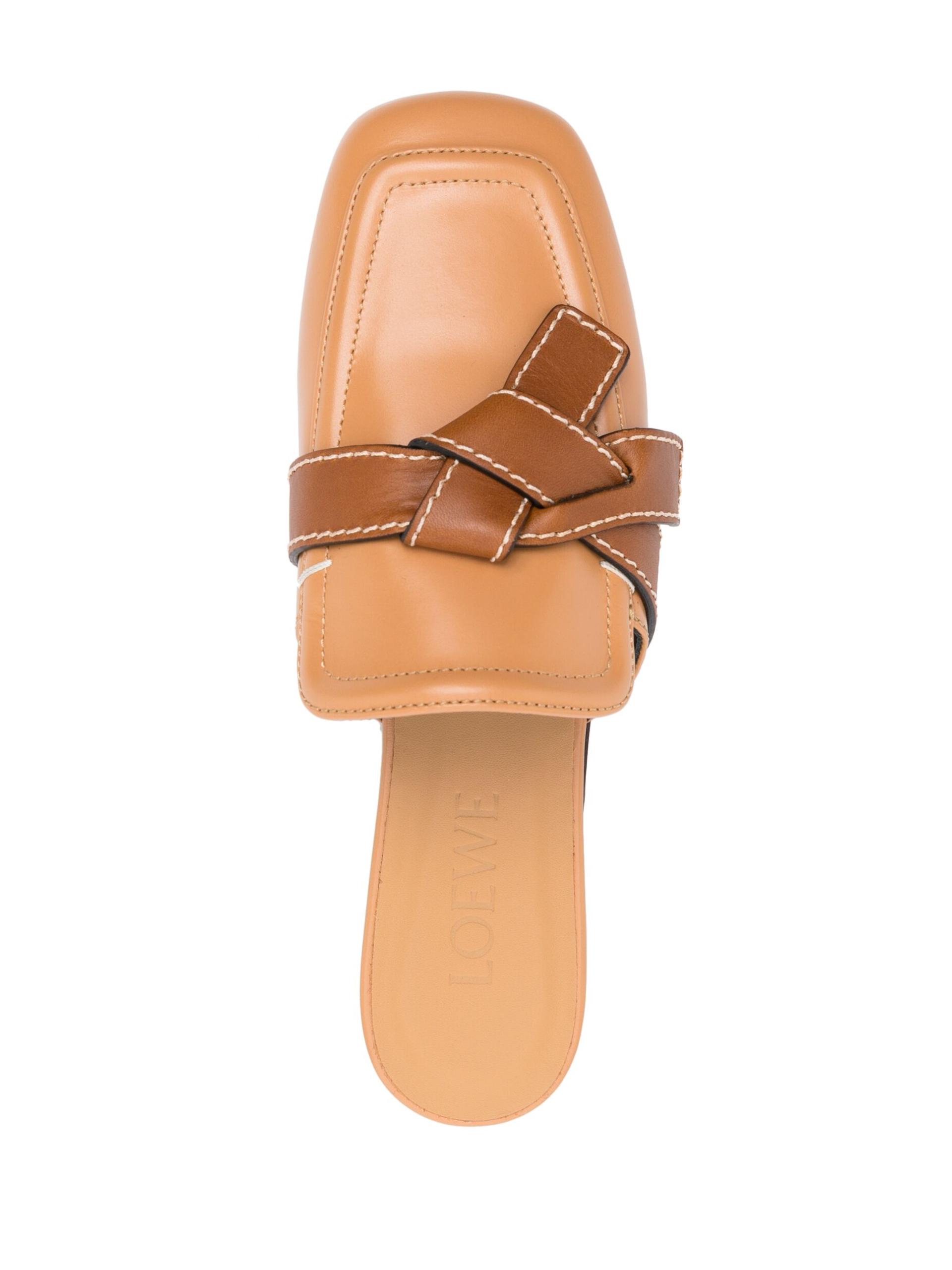 【LOEWE】GATE FLAT MULES Loewe GATE FLAT MULES, Low Heel Leather Warm Desert Women's