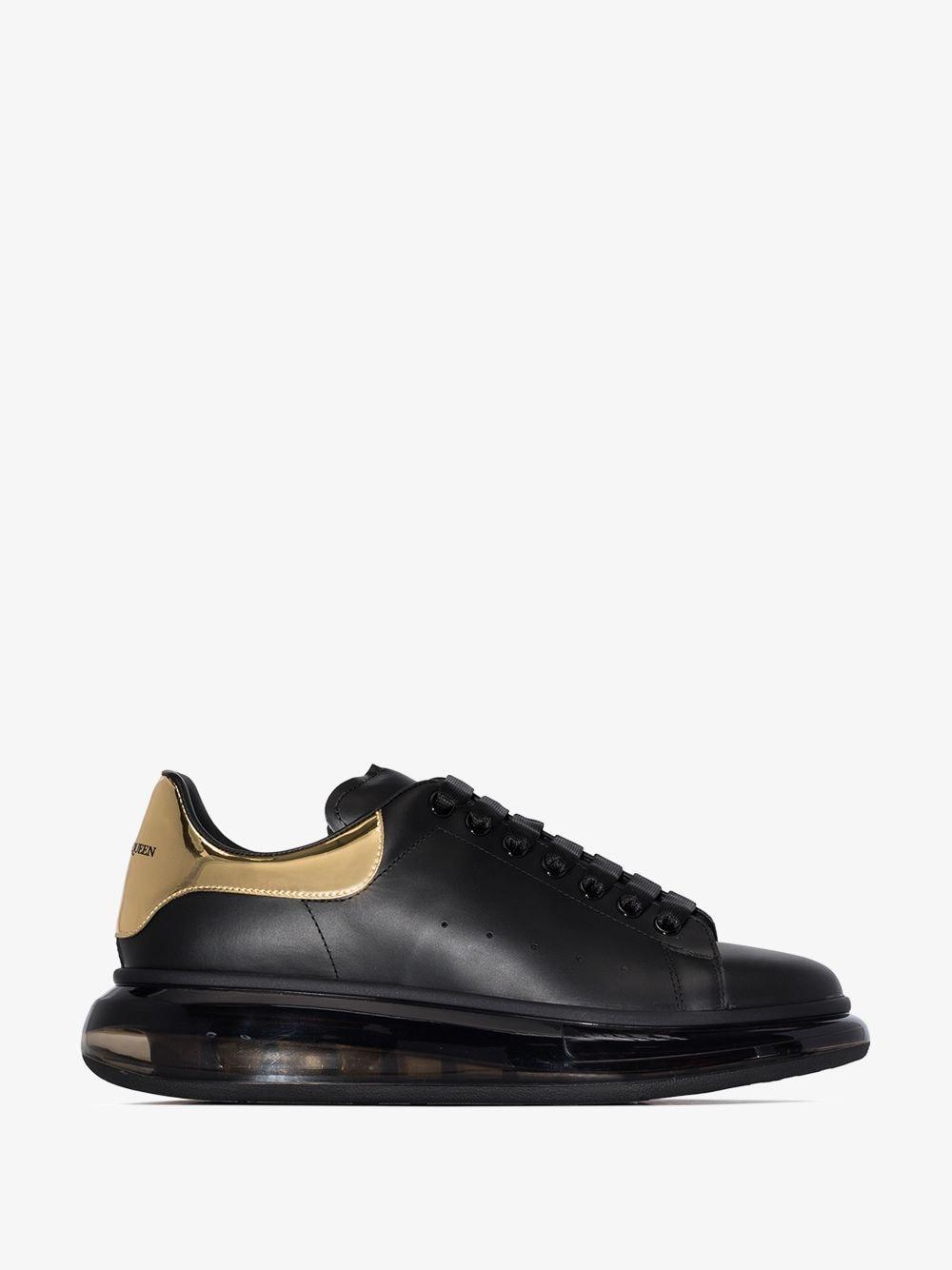 Latterlig afstemning Bukser Alexander McQueen Oversized Leather Sneakers Black/gold for Men | Lyst