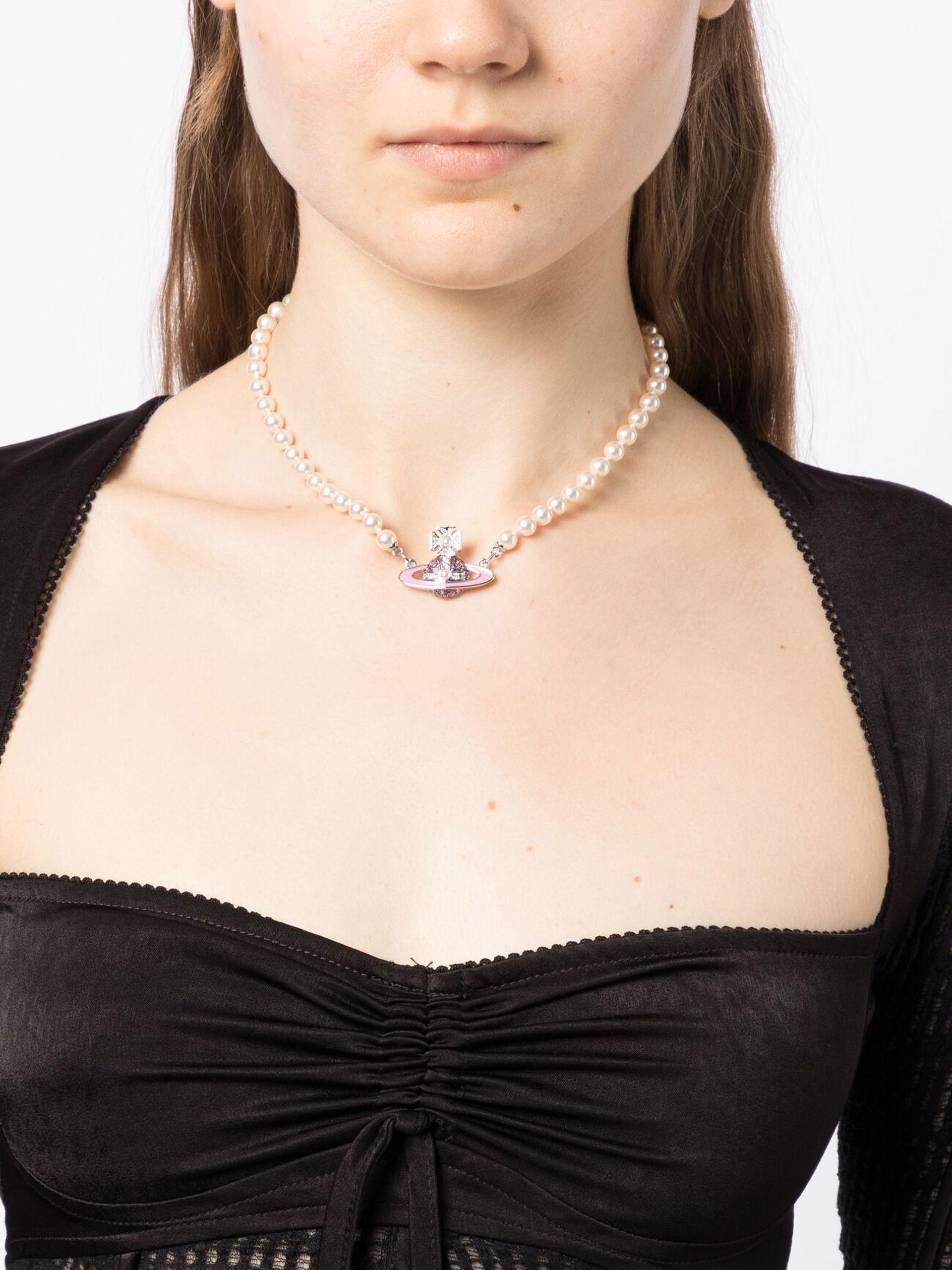 foragte Charmerende Opstå Vivienne Westwood Crystal-orb Pearl Necklace in Natural | Lyst