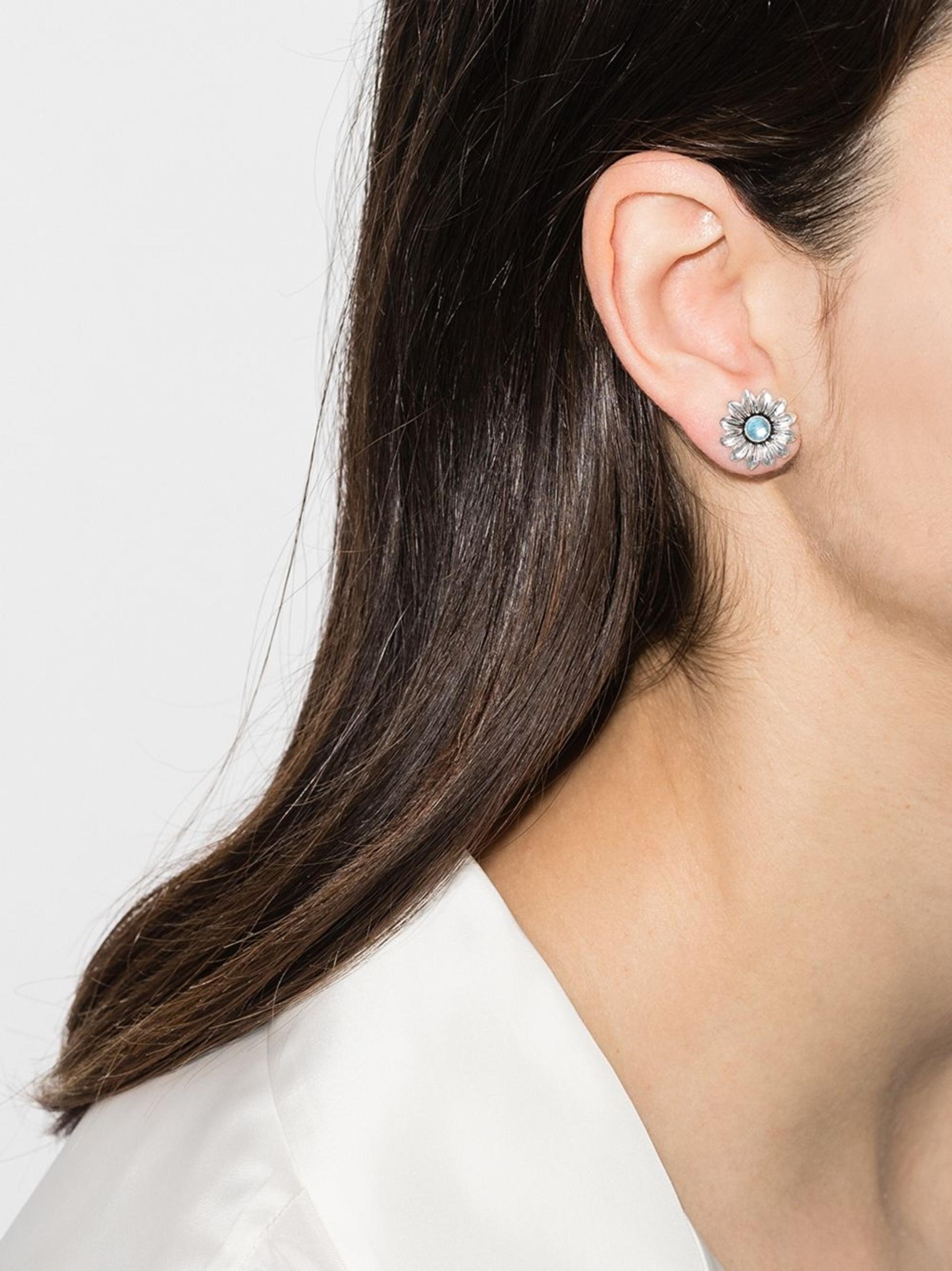Gucci double g flower stud earrings outlet