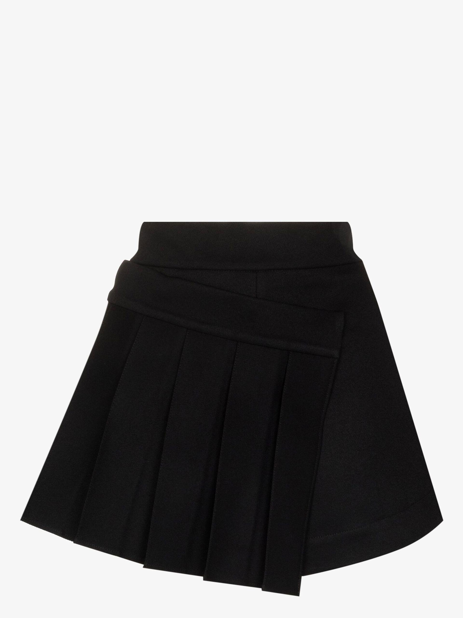 Short black pleated skirt