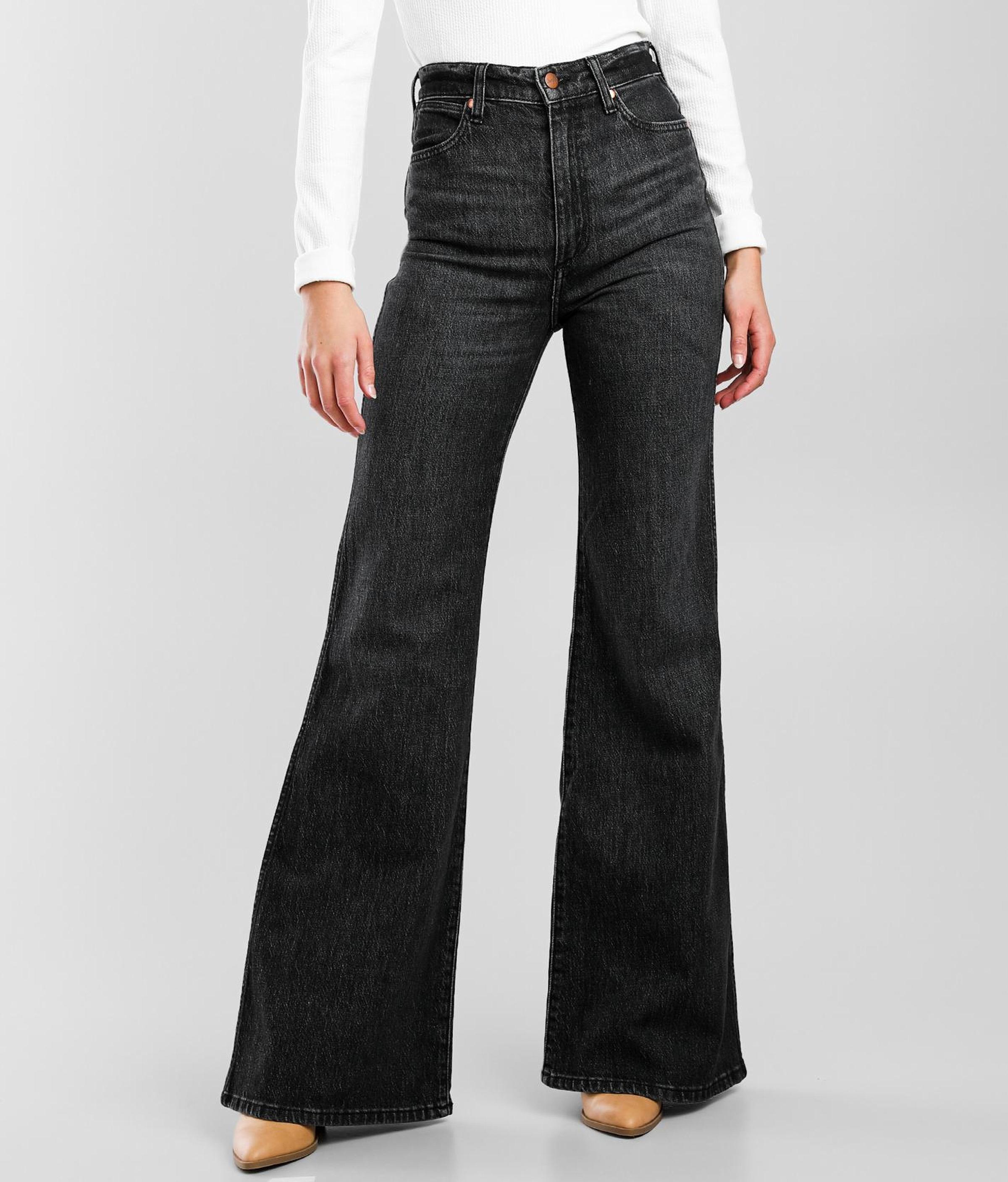 Wrangler ® Wanderer High Rise Flare 