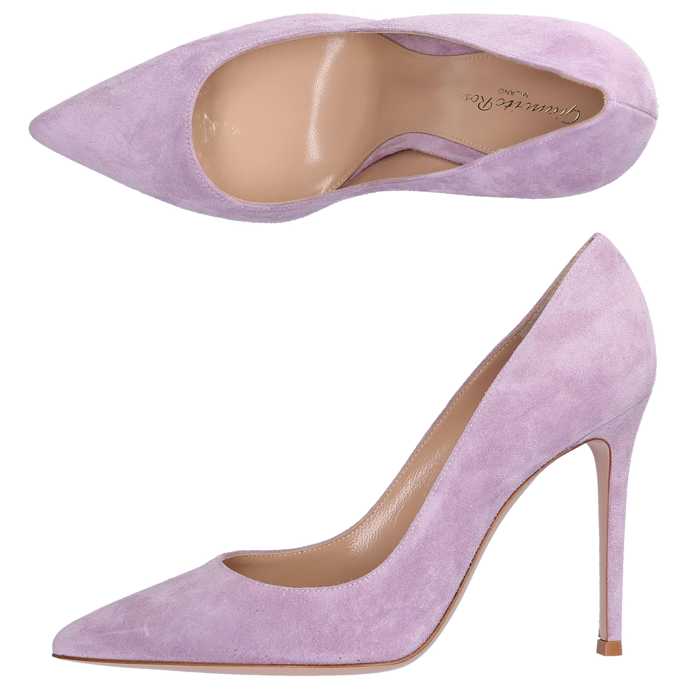 light purple pumps