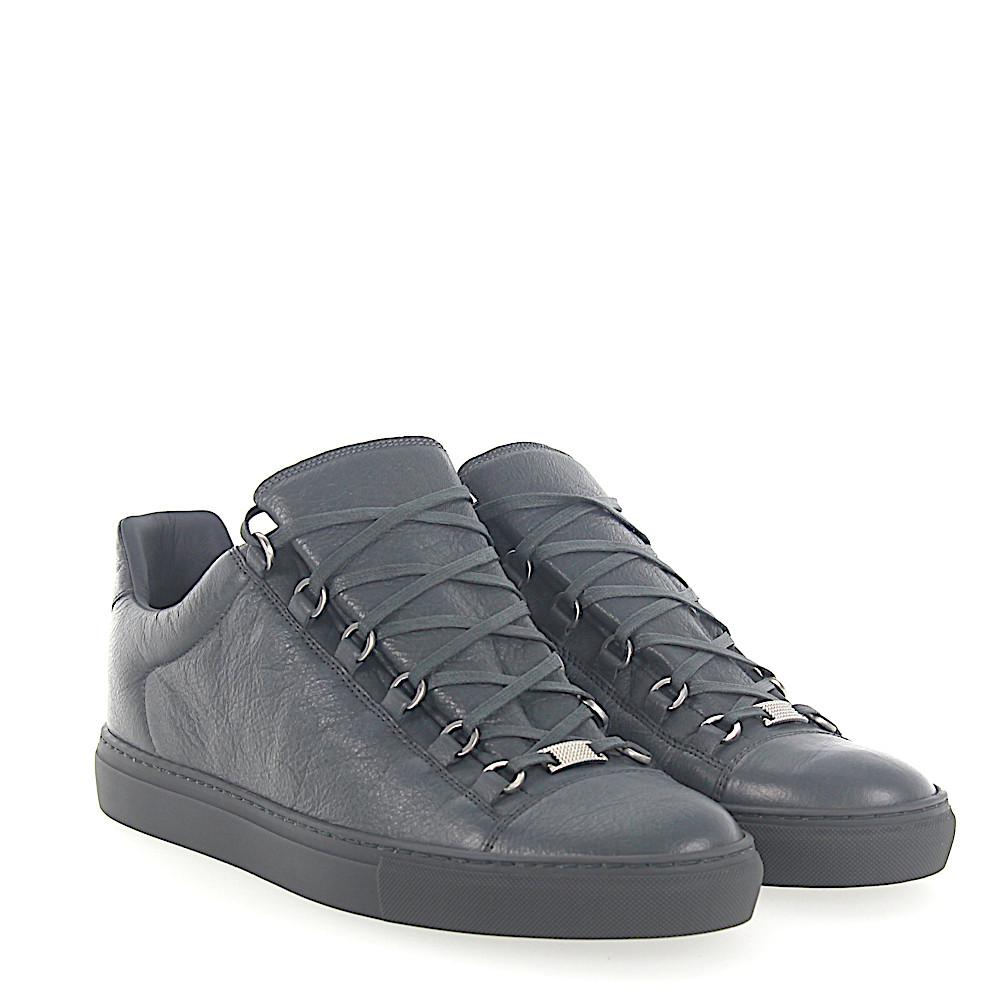 Balenciaga Leather Sneaker Arena Low Leder Grau Crinkled in Grey (Gray ...
