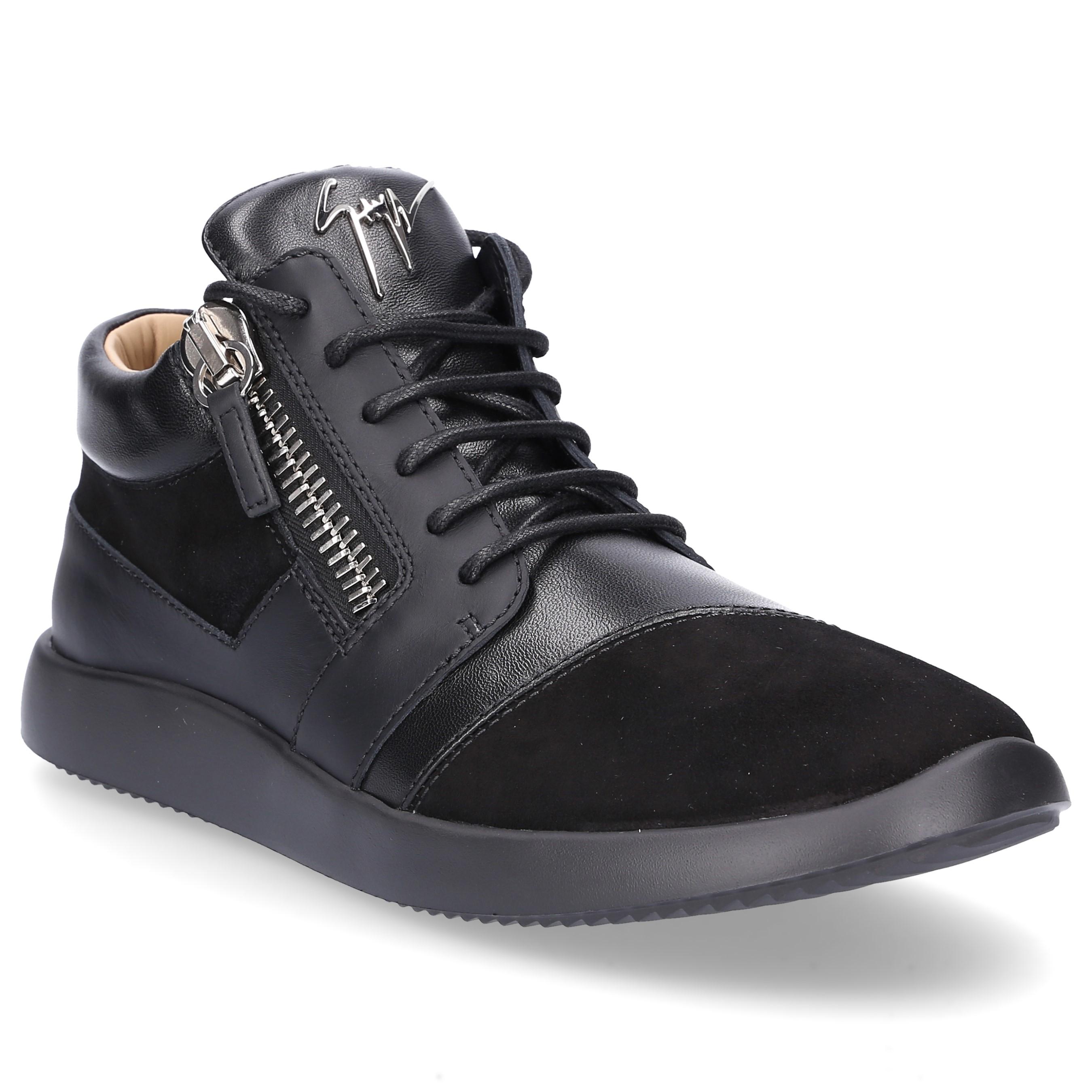 giuseppe zanotti runner