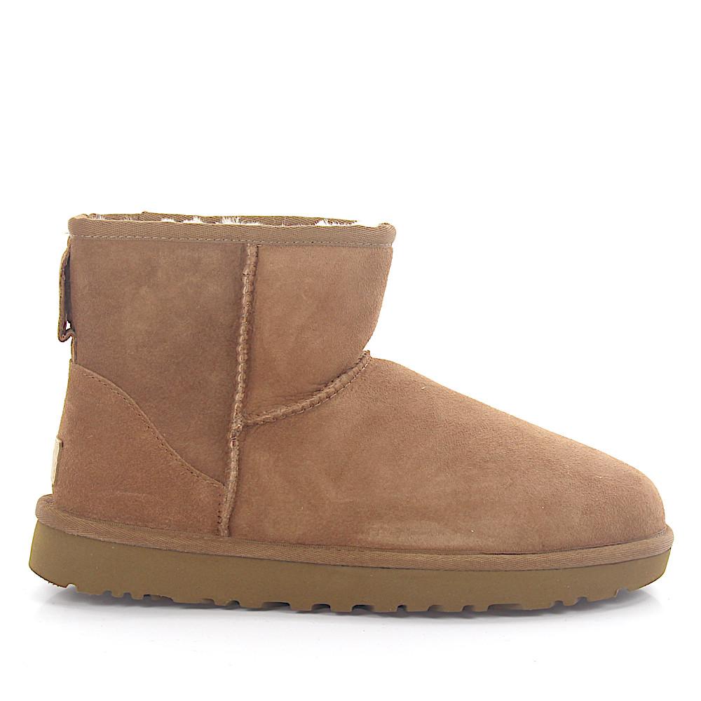 uggs in beige