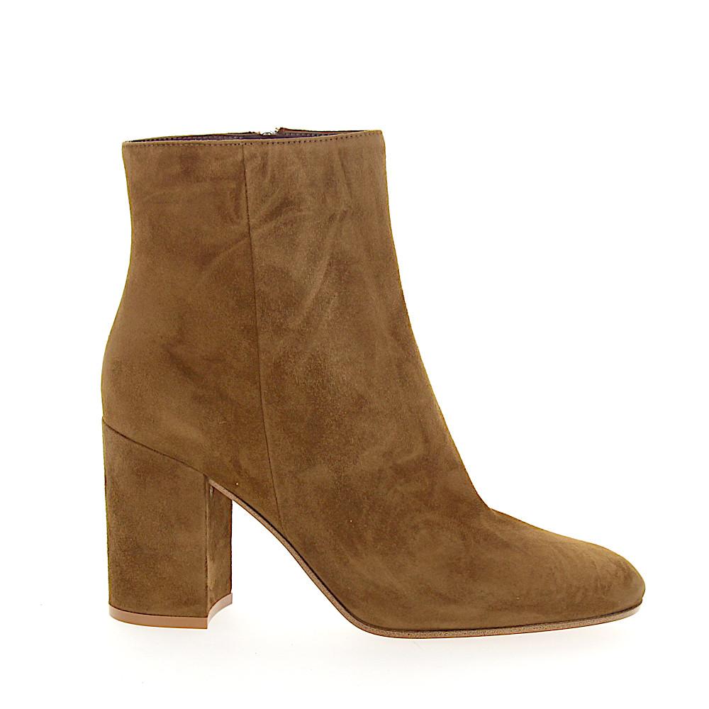 gianvito rossi rolling boots
