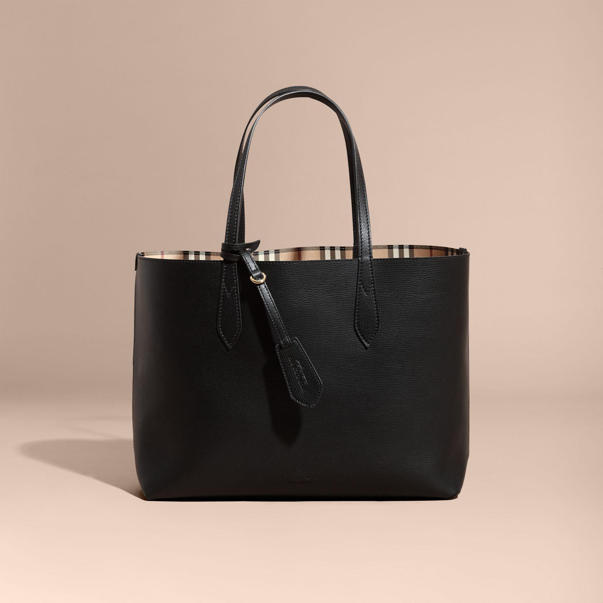 Burberry The Medium Reversible Tote In Haymarket Check And Leather ...