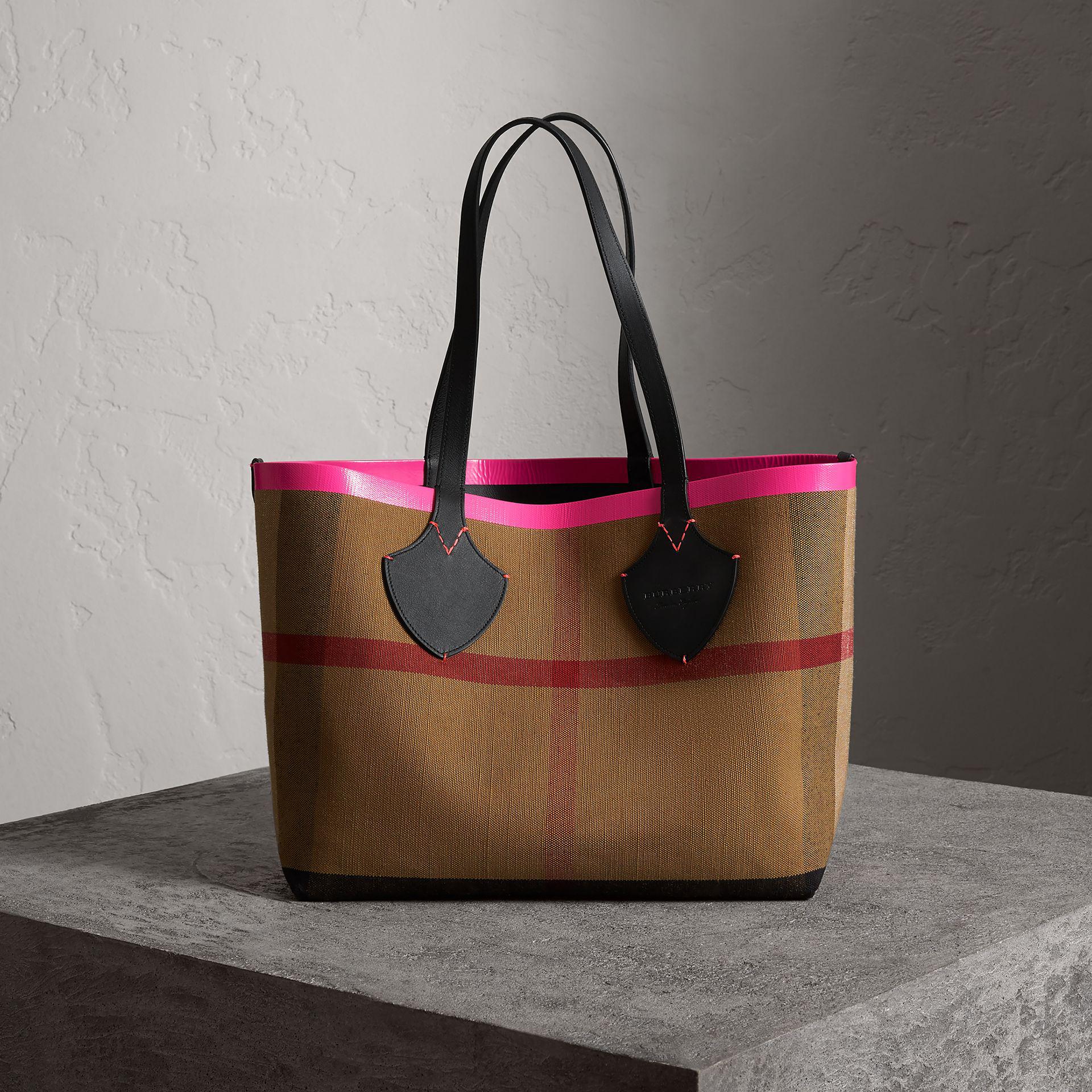 The medium giant reversible clearance tote in canvas and leather