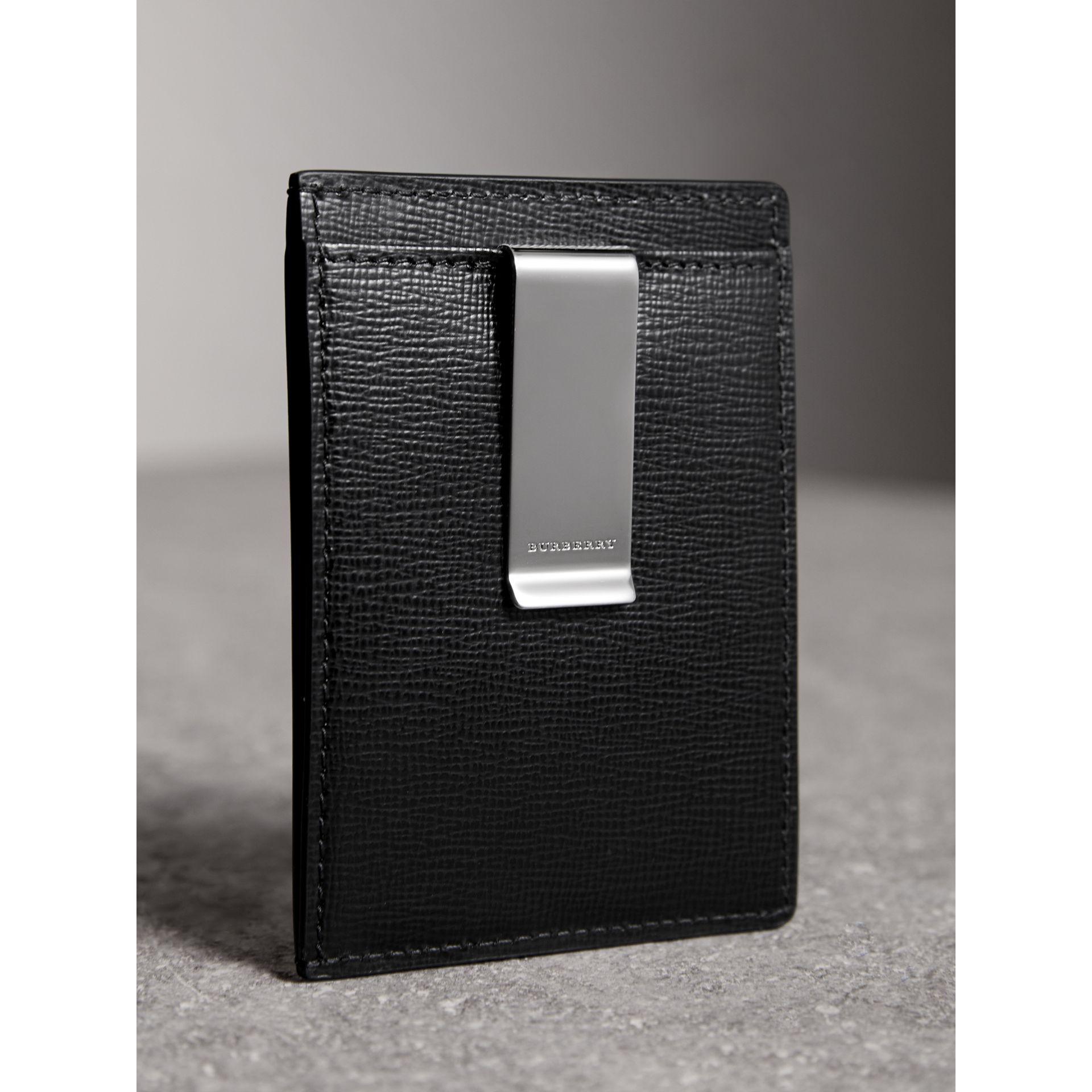 Burberry Chase Black Branded Embossed Logo Leather Money Clip Card Cas