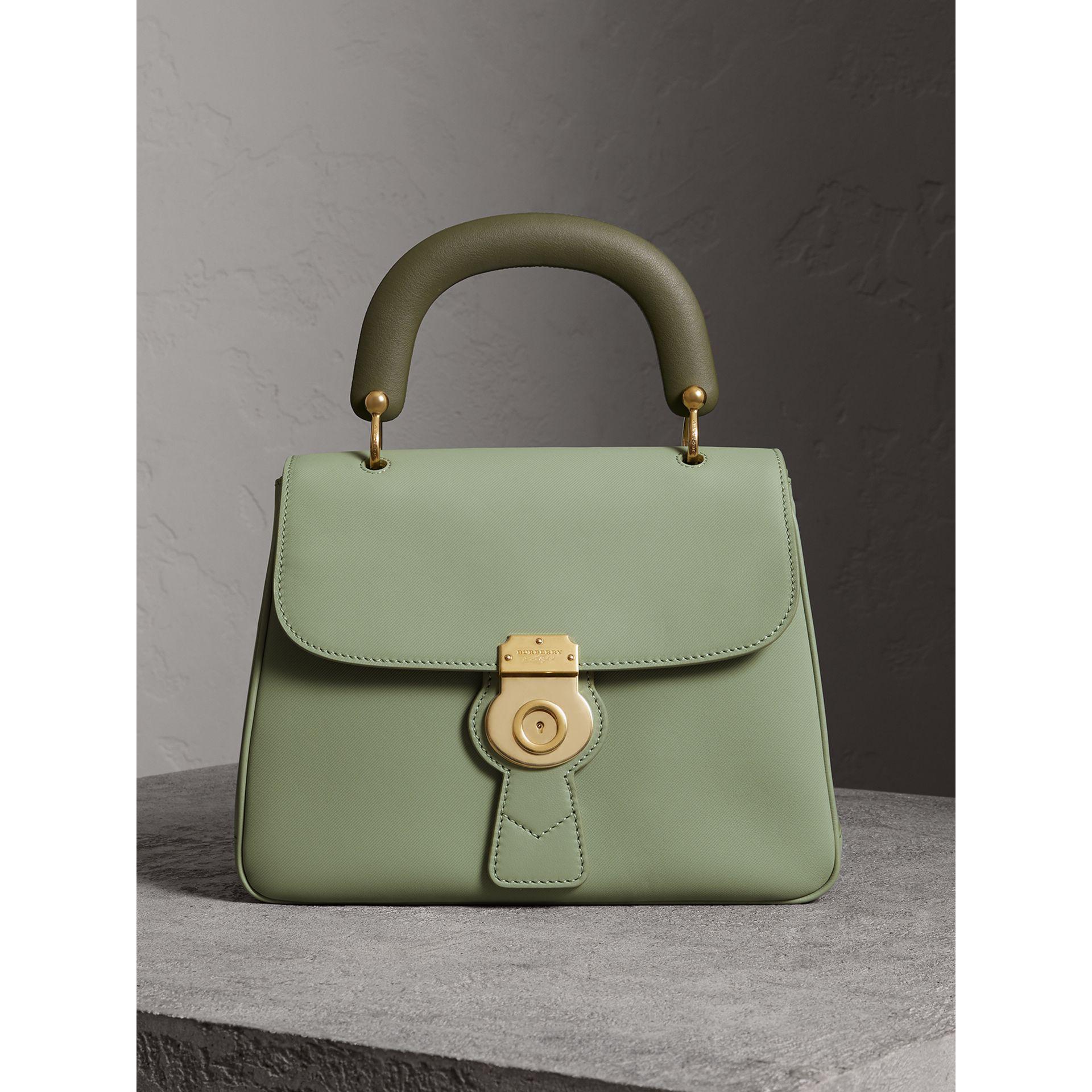 klinke Henholdsvis Bevægelig Burberry Leather The Medium Dk88 Top Handle Bag Celadon Green - Lyst