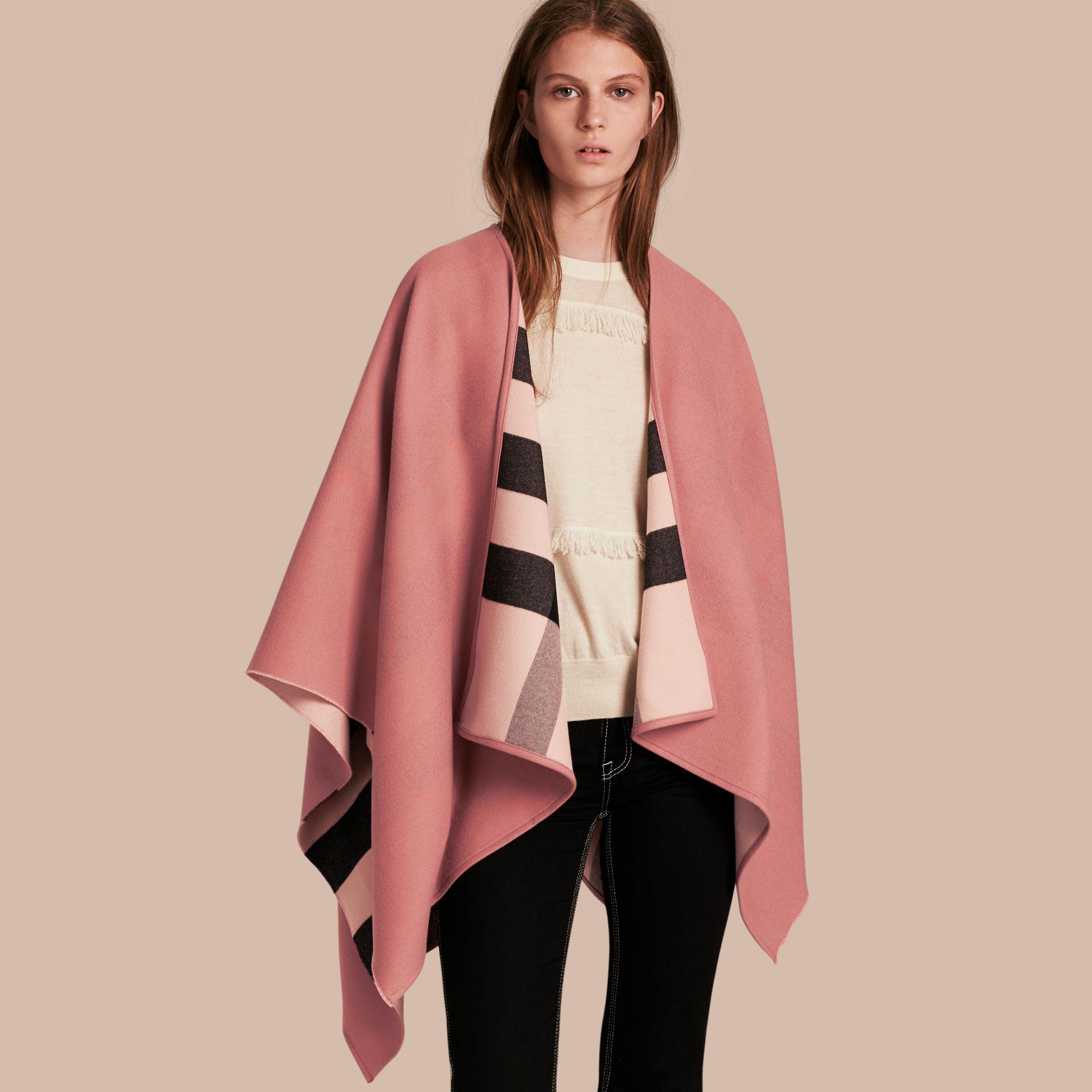Burberry Reversible Check Merino Wool Poncho in Ash Rose (Pink) | Lyst
