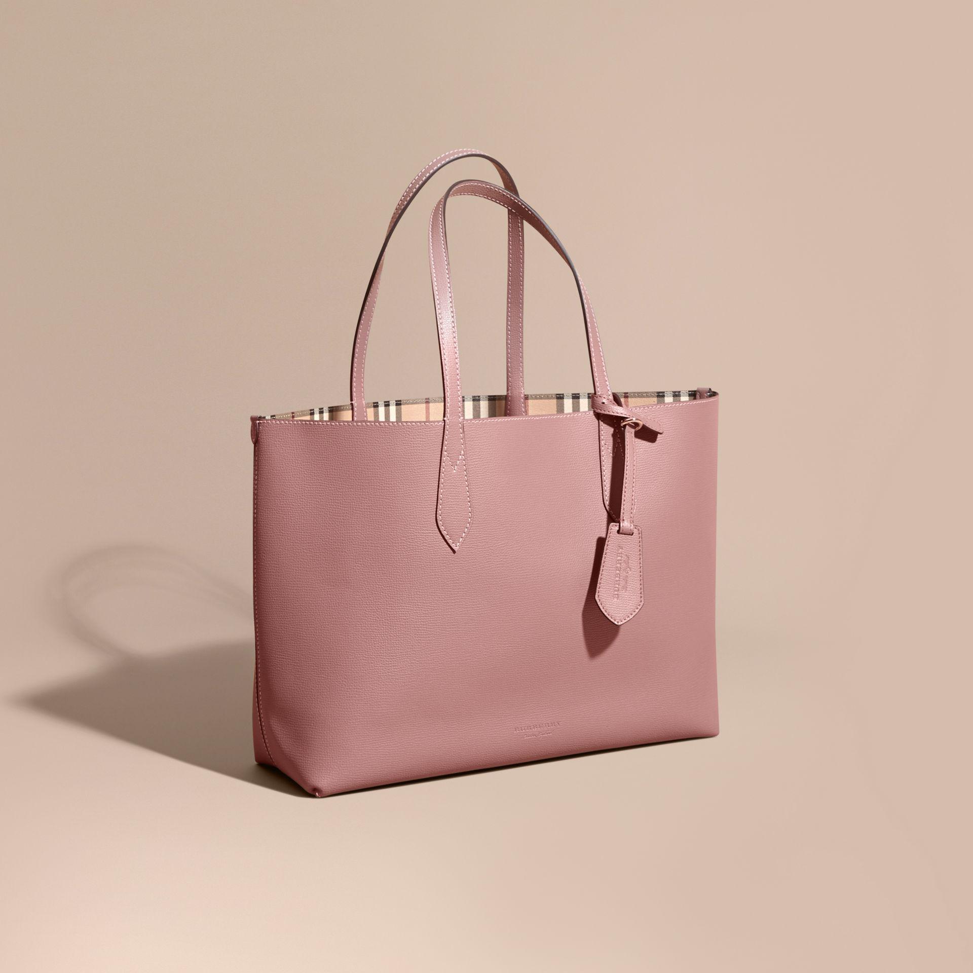 Burberry The Medium Reversible Tote In Haymarket Check And Leather Light  Elderberry - Lyst